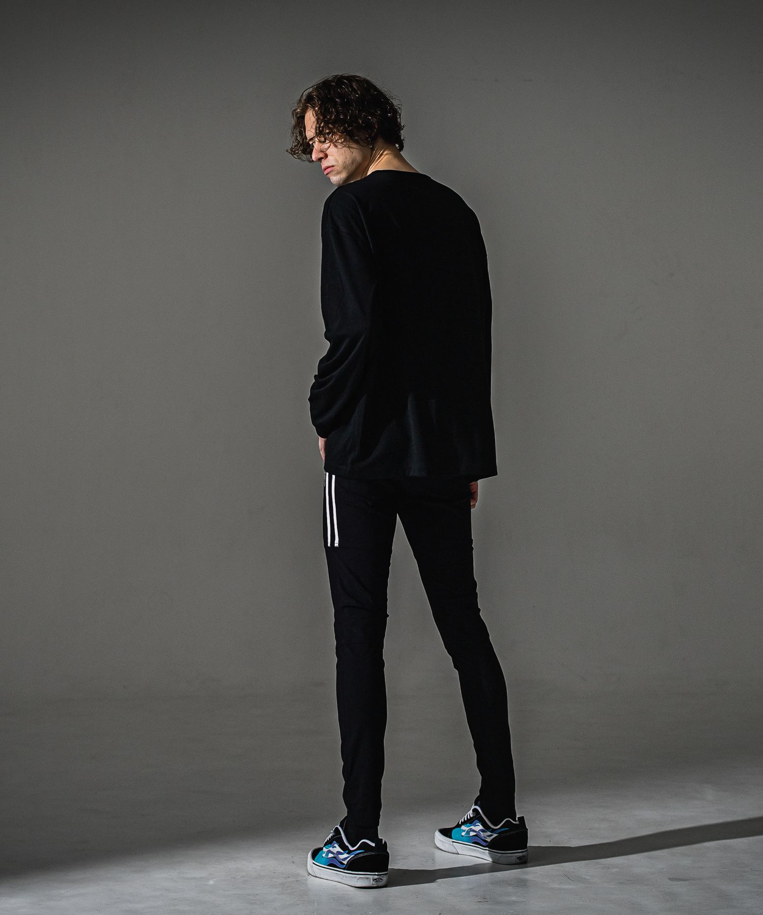 RC OVER LONGSLEEVE TEE / RC41-T-001 / オーバーサイズ長袖RCロゴワッペンTシャツ / ブラック×ホワイト (7月中旬入荷予定)