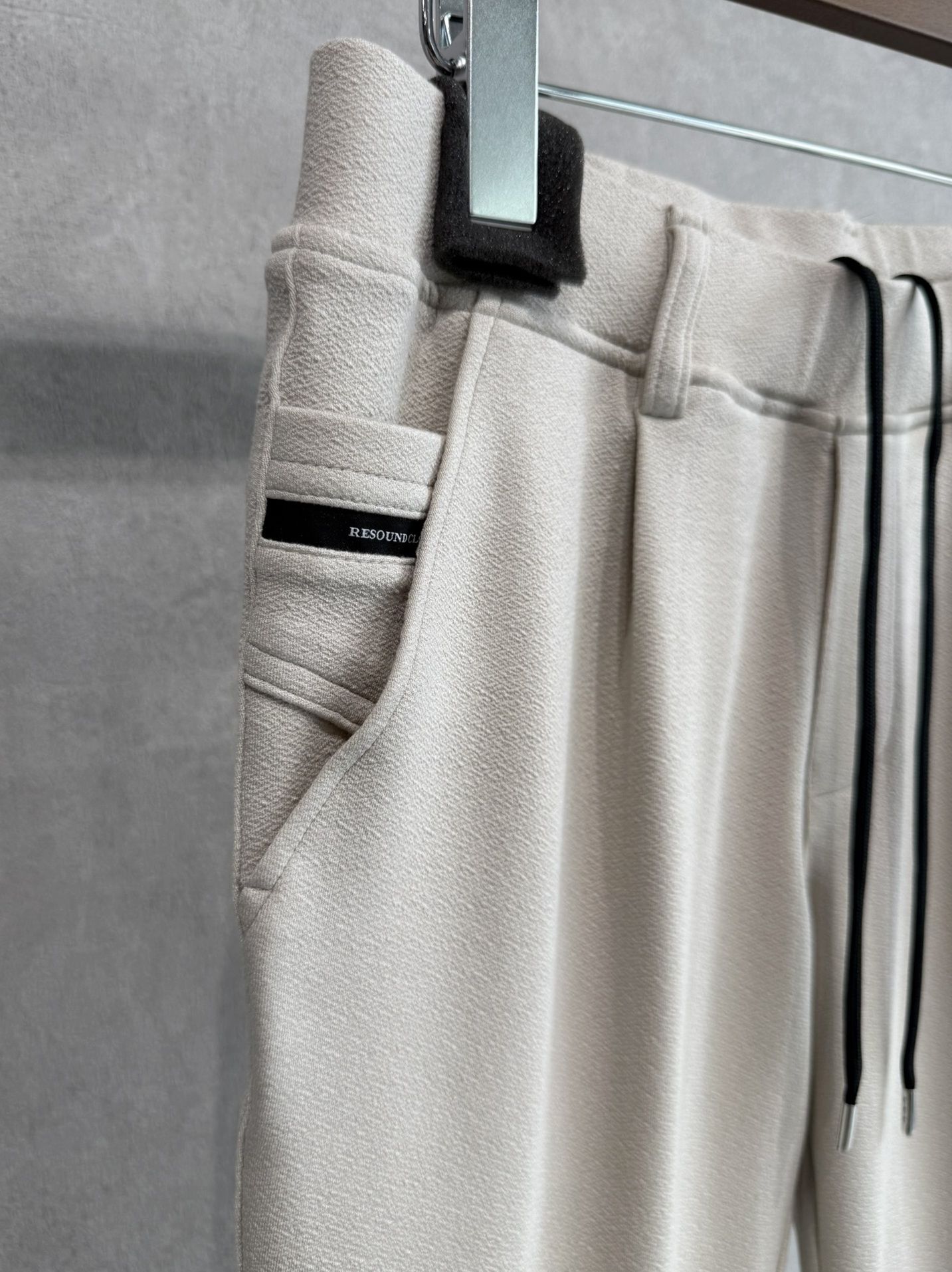 CHRIS EASY BLISTER TUCK PANTS / RC41-ST-016T / イージータックパンツ / ブリスターベージュ