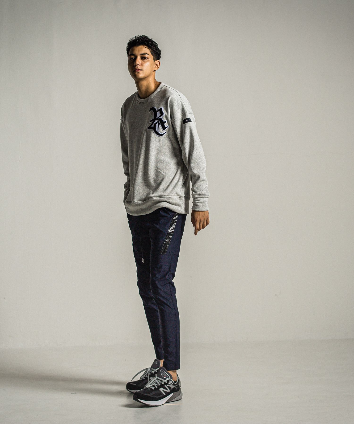 RC CHENILLE VELOURS FLEECE DROP TRAINER / RC34-C-007 / 裏起毛刺繍ワッペントレーナー / グレー
