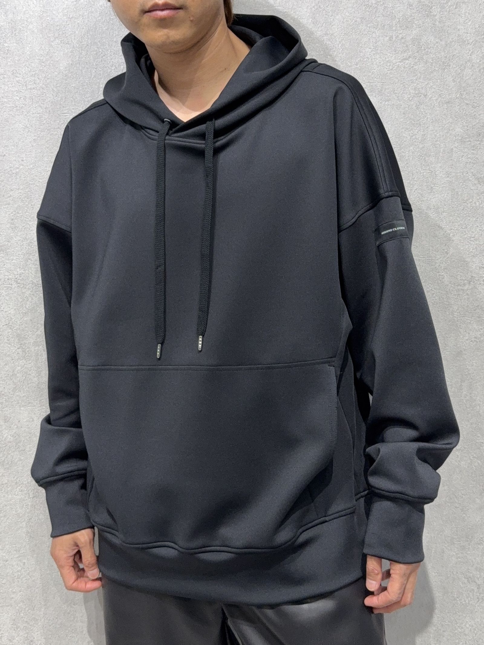 BACK ID LOOSE HOODIE / RC37-C-006 / バックロゴパーカー / ブラック
