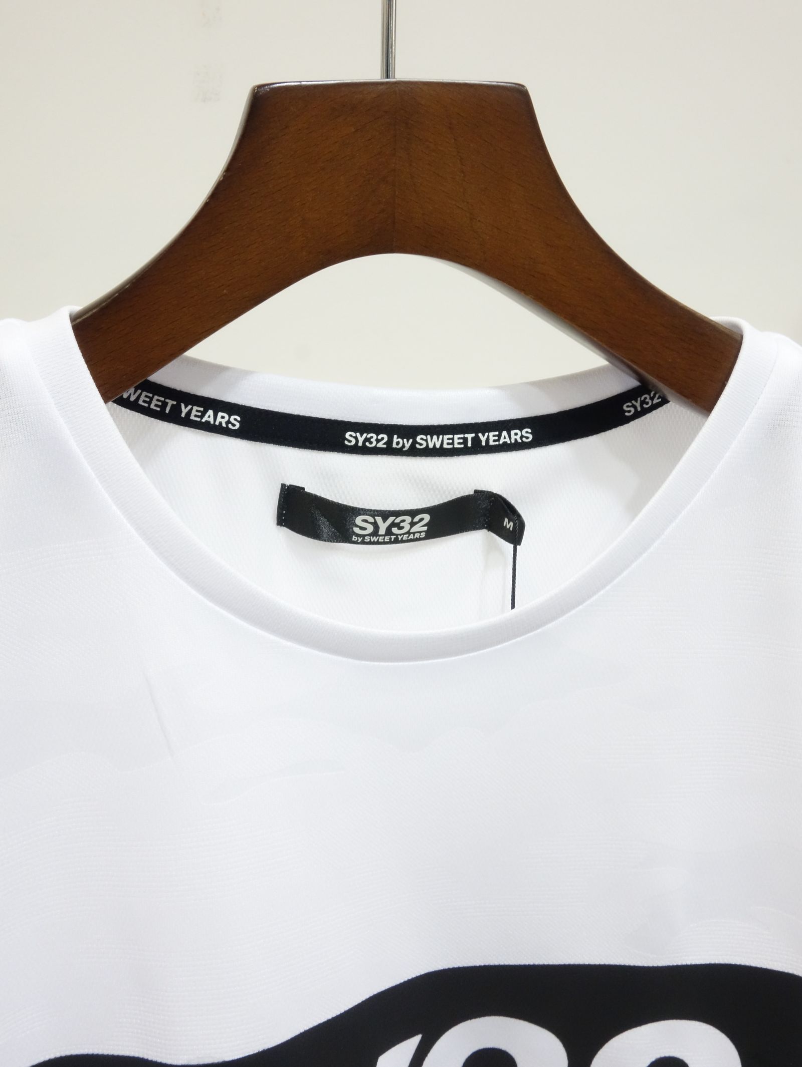 EMBOSS CAMO BOX LOGO TEE / TNS1728 / プリントTシャツ
