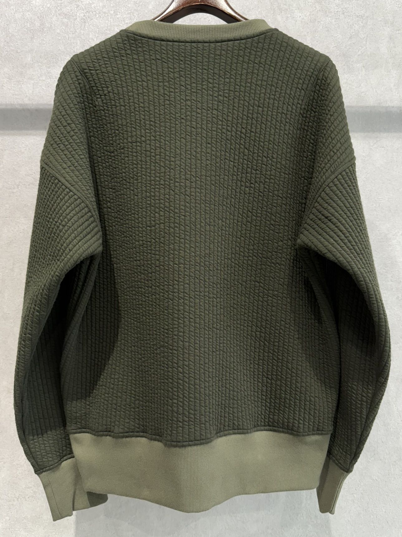 STRIPE QUILTING DROP TRAINER / RC37-C-003 / ストライプキルティングトレーナー / カーキ