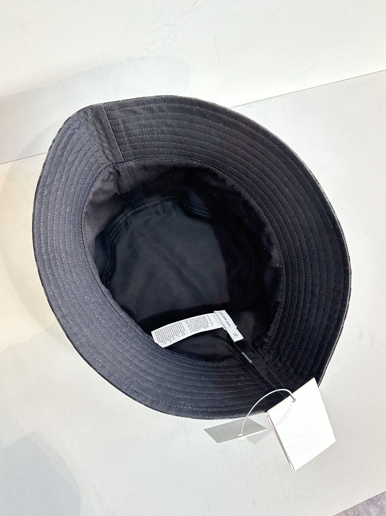 Calvin Klein - AOP REV BUCKET HAT / K511426 / 総柄プリントバケット