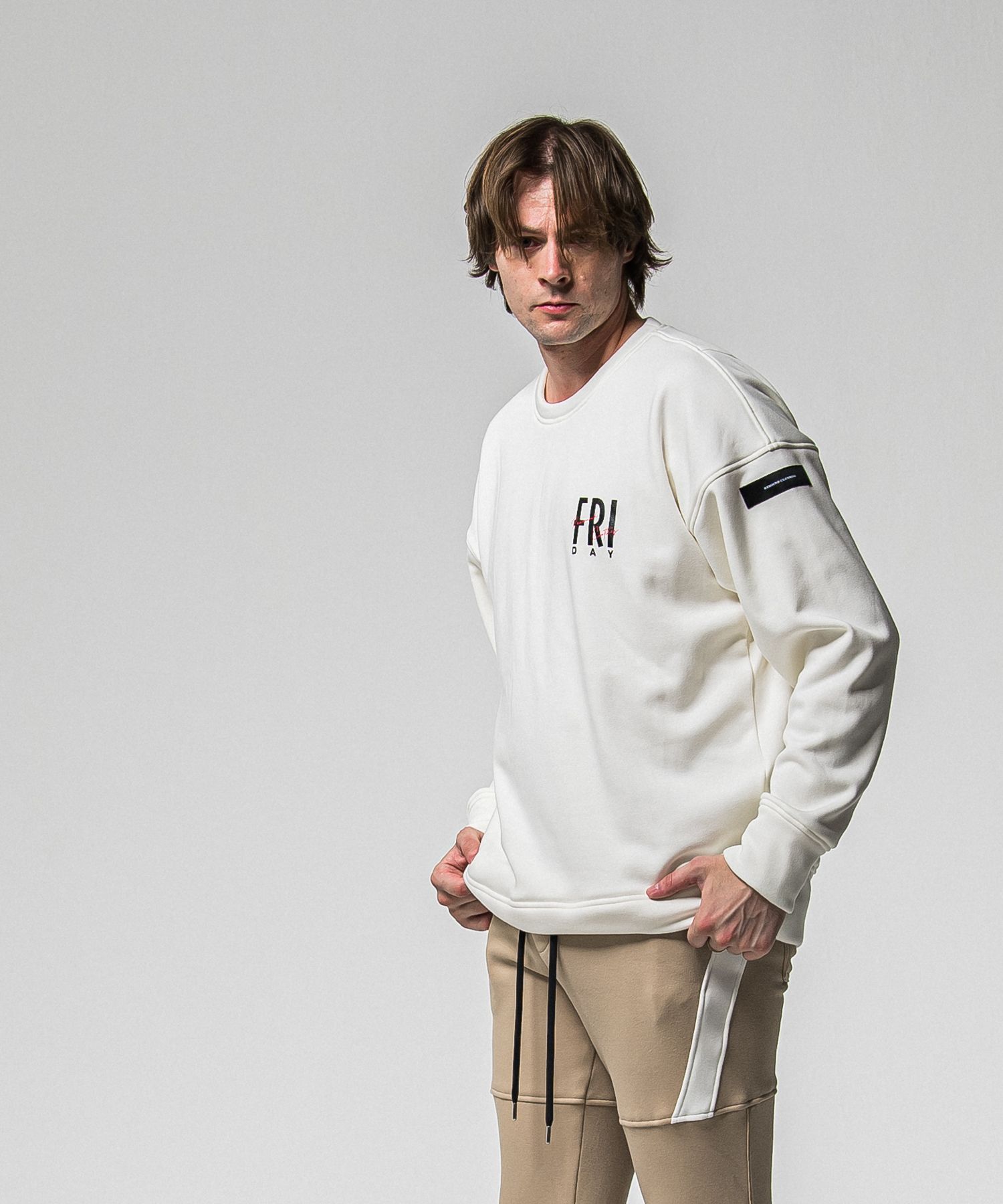 【FRIDAYコラボ】 FRIDAY STANDARD LOGO VELOURS FLEECE TRAINER / RCF1-C-004 / 裏起毛FRIDAYスタンダードロゴトレーナー / ホワイト (11月上旬入荷予定)