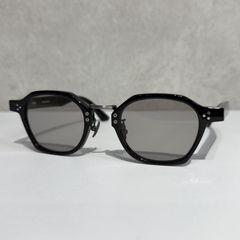 NEW. Revision R-8 / サングラス / ブラック