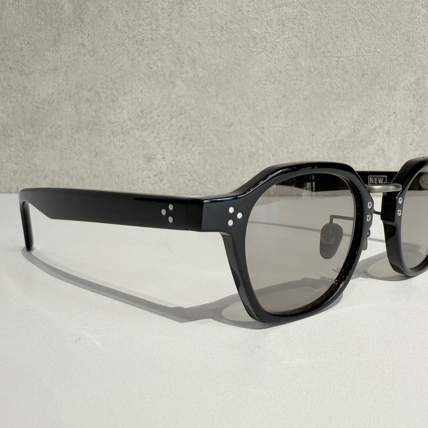 NEW. Revision R-8 / サングラス / ブラック