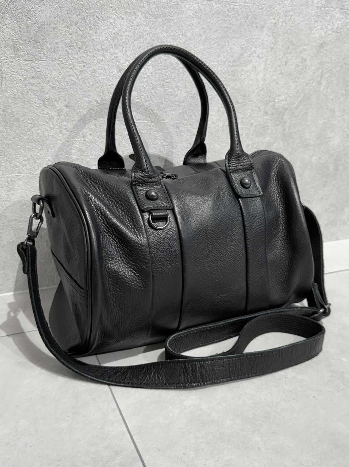 オイルドカウレザー ボストンショルダーバッグ / DCD-01516B / ブラック×ブラック