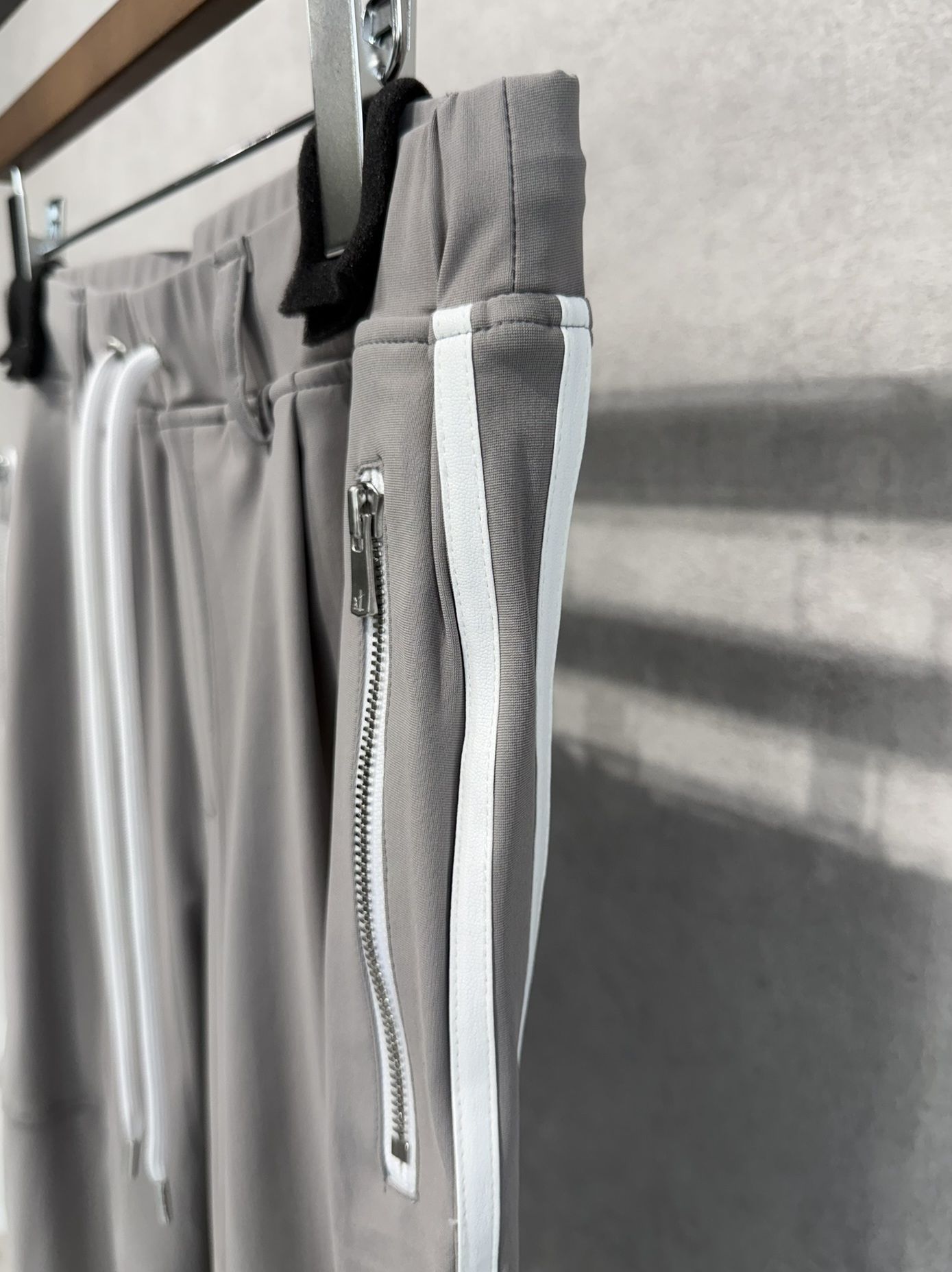 JOHNSON LINE WIDE PANTS / RC39-ST-009WT / ジョンソンラインワイドタックパンツ / グレー×ホワイト