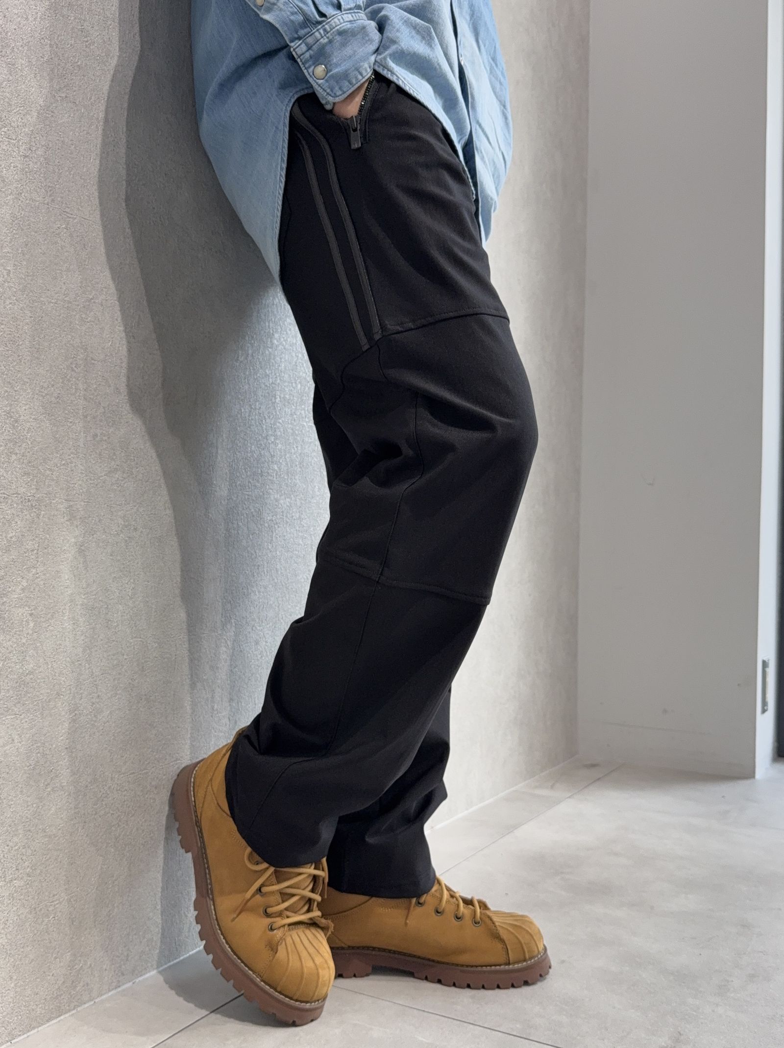 新作裏起毛ワイドラインパンツに愛用デニムシャツ