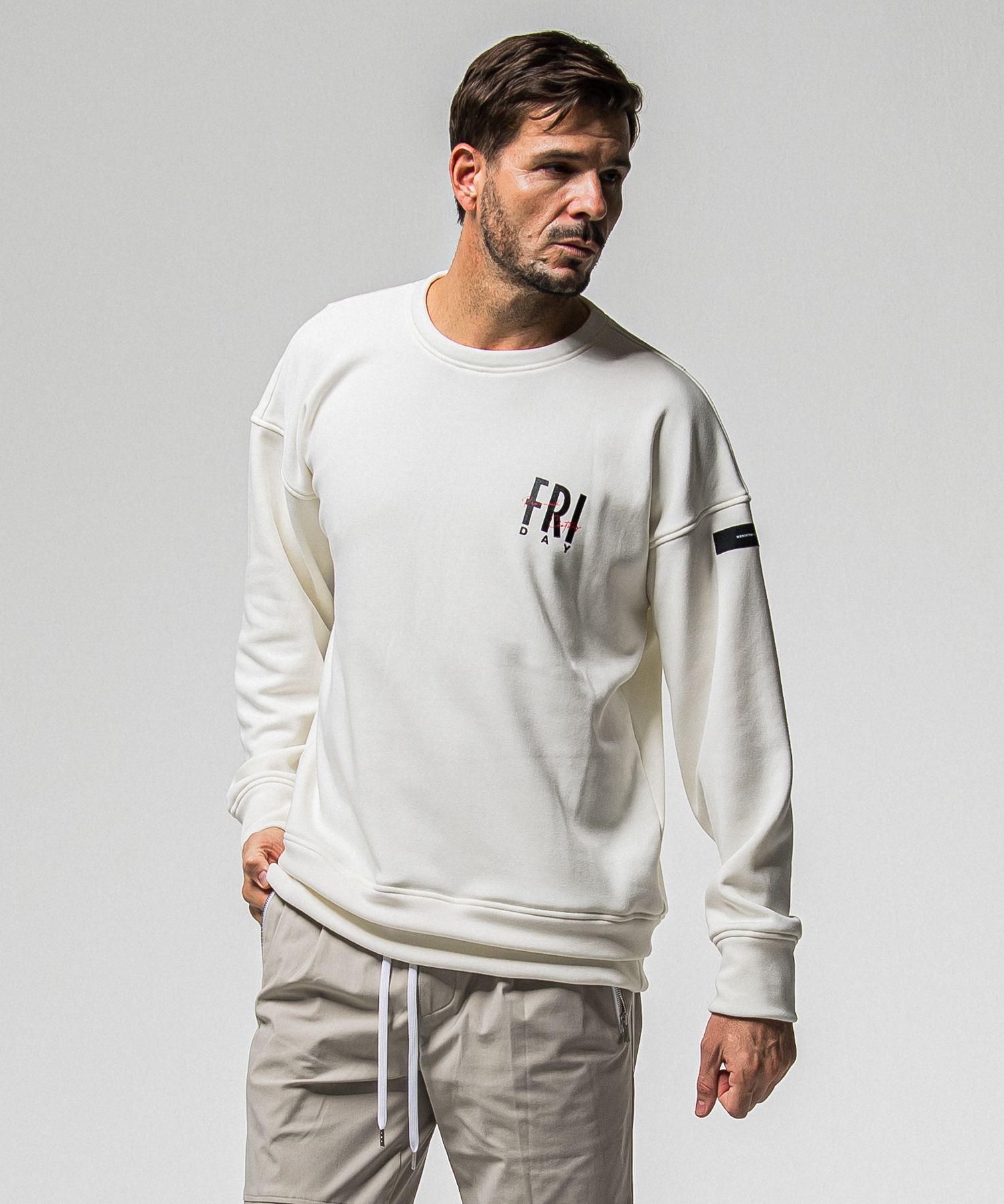 【FRIDAYコラボ】 FRIDAY STANDARD LOGO VELOURS FLEECE TRAINER / RCF1-C-004 / 裏起毛FRIDAYスタンダードロゴトレーナー / ホワイト (11月上旬入荷予定)