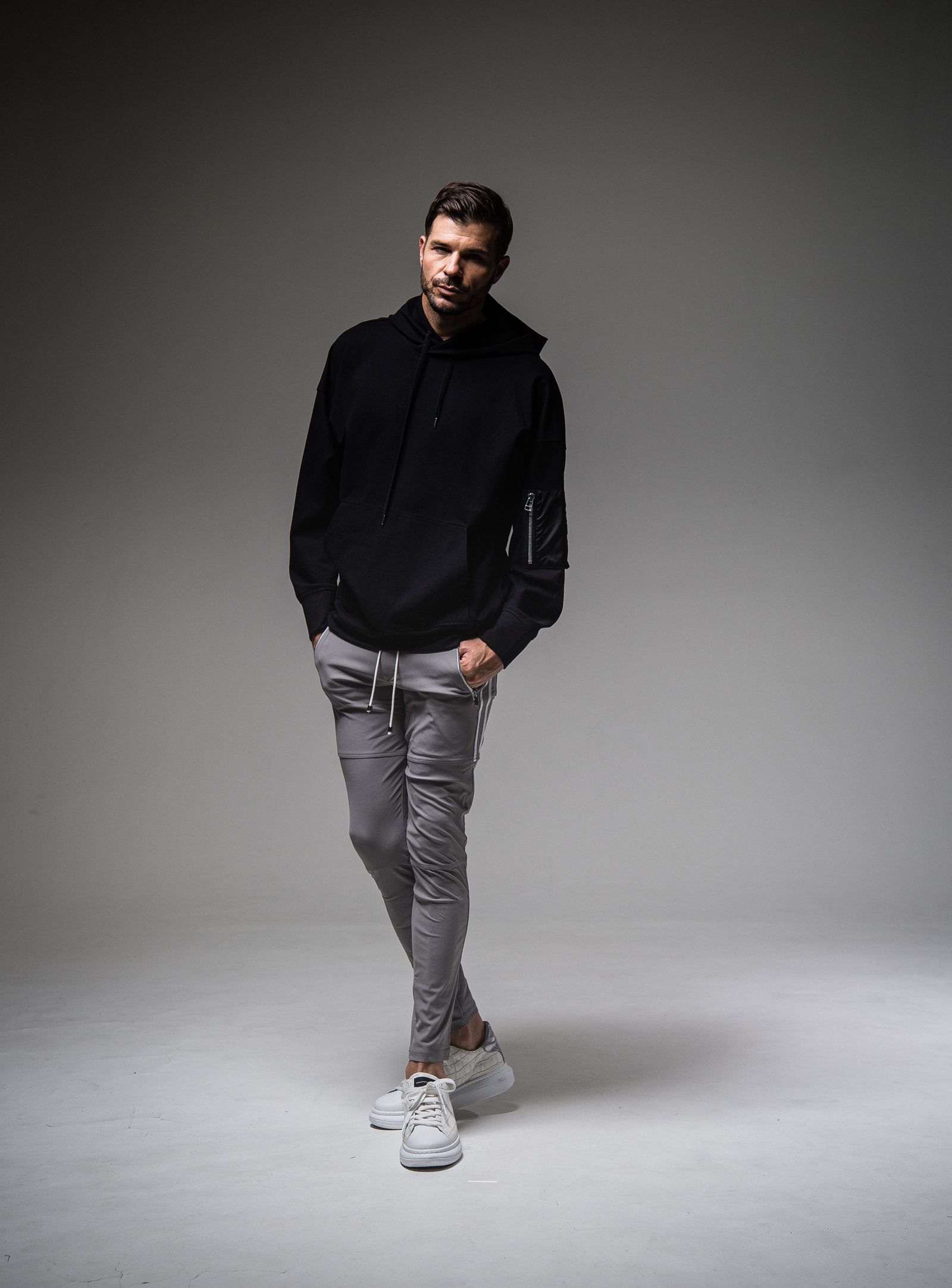 MILITARY POCKET LOOSE HOODIE / RC25-C-005 / ミリタリーポケットパーカー / ブラック