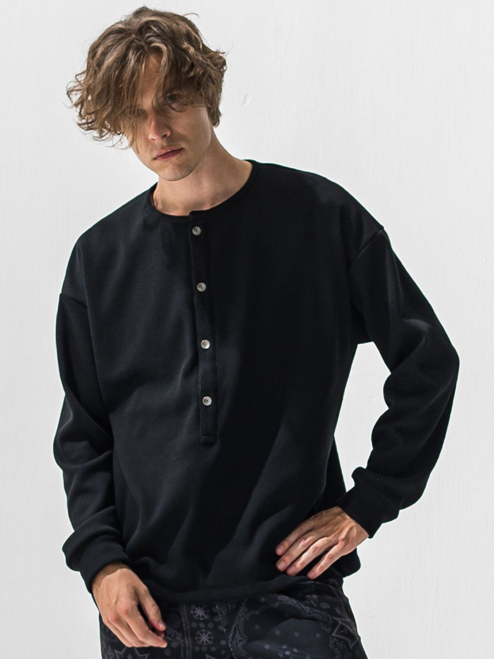 OVER HENRY VELOURS FLEECE THERMAL / RC42-C-004 / 裏起毛オーバーサイズヘンリーネックサーマル / ブラック (10月下旬入荷予定)