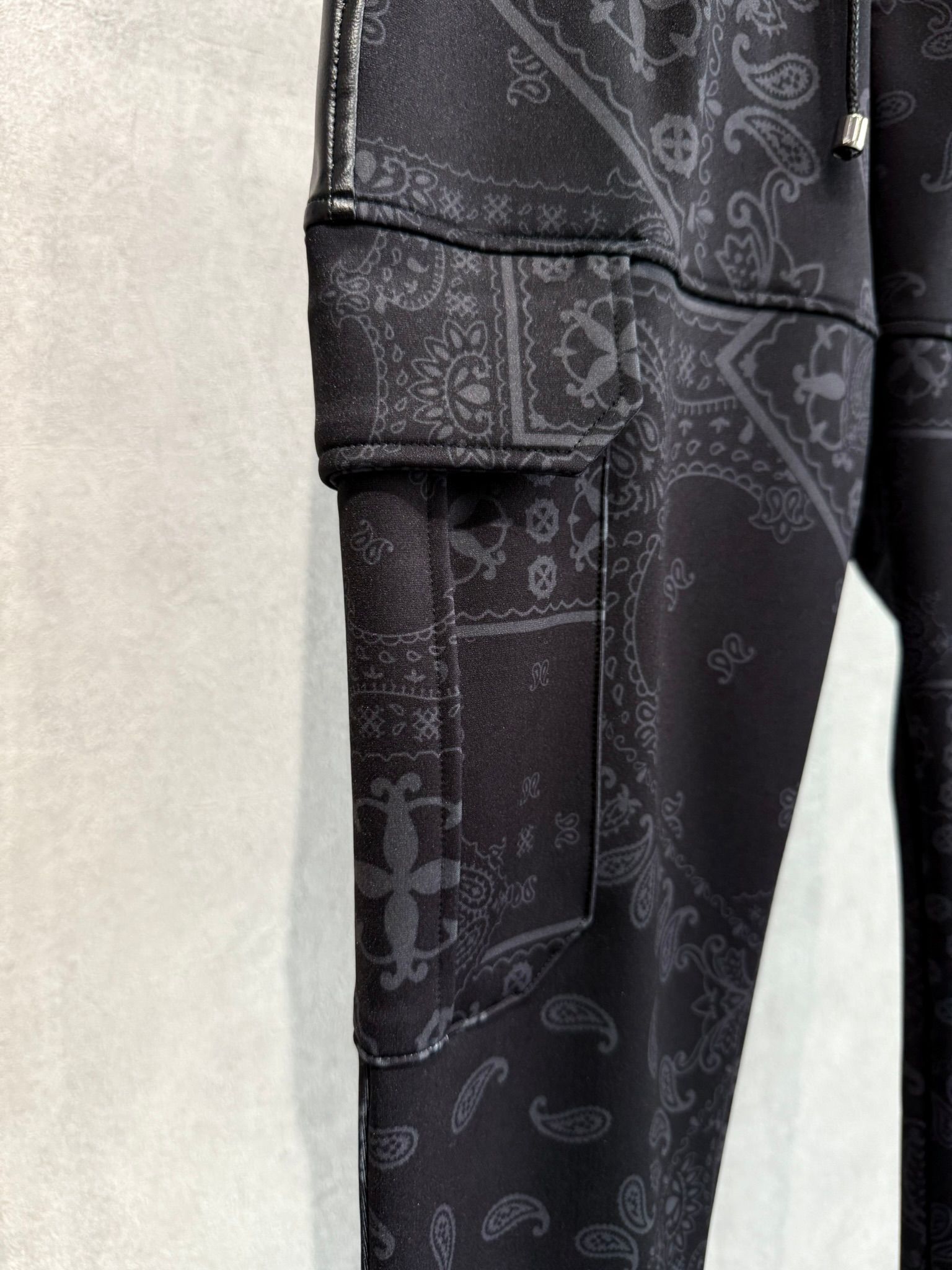 DARRELL HEAT CARGO PT / RC38-ST-010H / 裏起毛カーゴラインパンツ / ペイズリーブラック