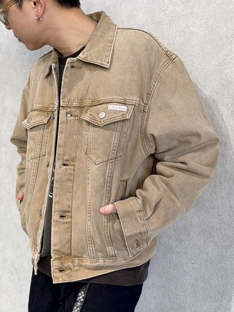 【Calvin Klein】×【RESOUND】ブラックデニムで引き締めた秋の新作コーデ