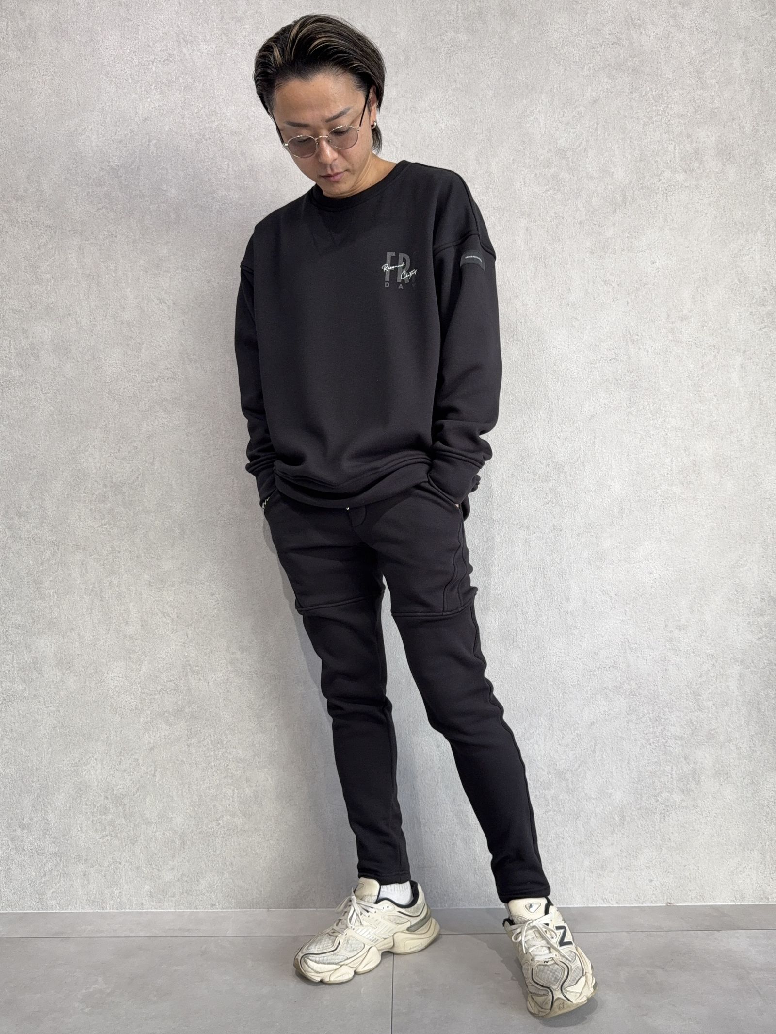 【FRIDAYコラボ】 FRIDAY STANDARD LOGO VELOURS FLEECE TRAINER / RCF1-C-004 / 裏起毛FRIDAYスタンダードロゴトレーナー / ブラック