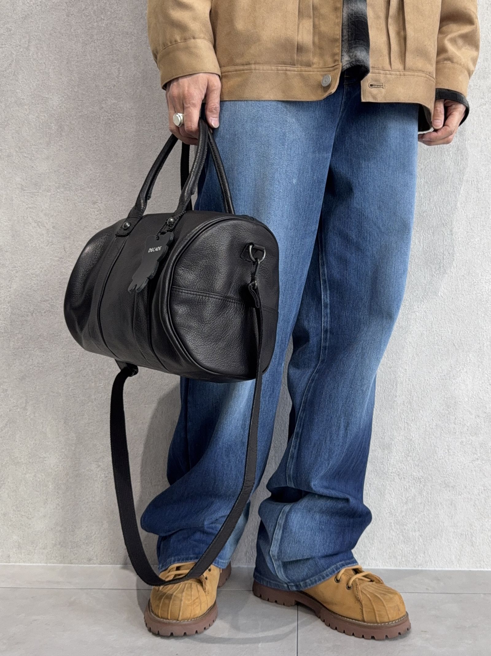 オイルドカウレザー ボストンショルダーバッグ / DCD-01516B / ブラック×ブラック