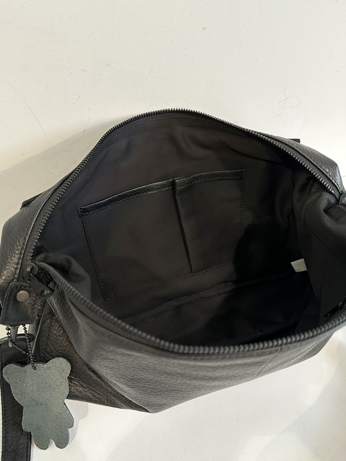 【美品】DECADE ディケイド ボディバッグ オイルドカウレザー DECADE ウエストポーチ オイルドカウレザー・ボディバッグDECADE