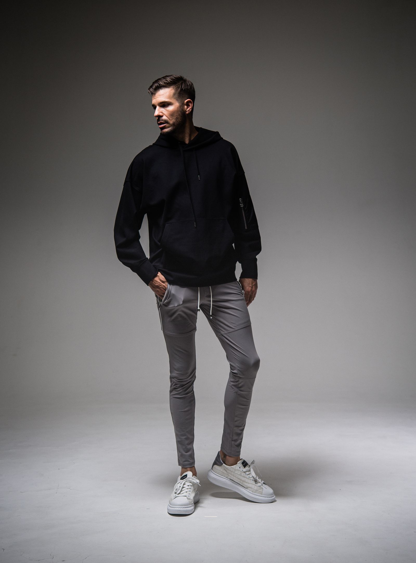 MILITARY POCKET LOOSE HOODIE / RC25-C-005 / ミリタリーポケットパーカー / ブラック