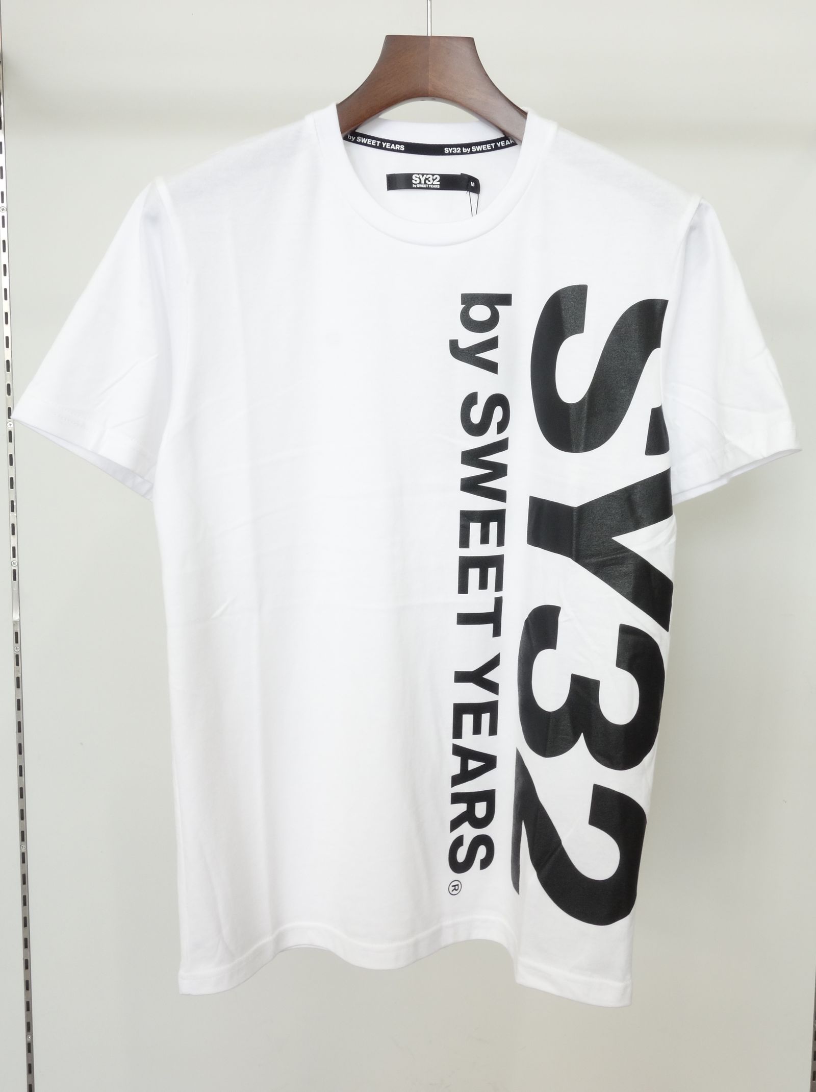 VERTICAL LOGO TEE / TNS1727J / プリントTシャツ
