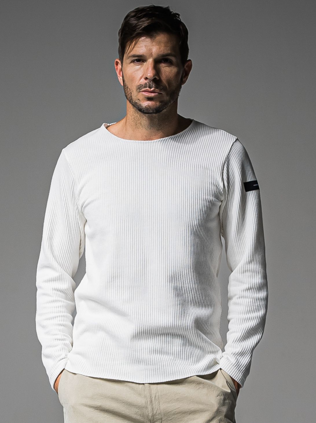 【関税込み】The Row グレー Luke Tシャツ Luke T-Shirt グリーン in Cotton – The Row