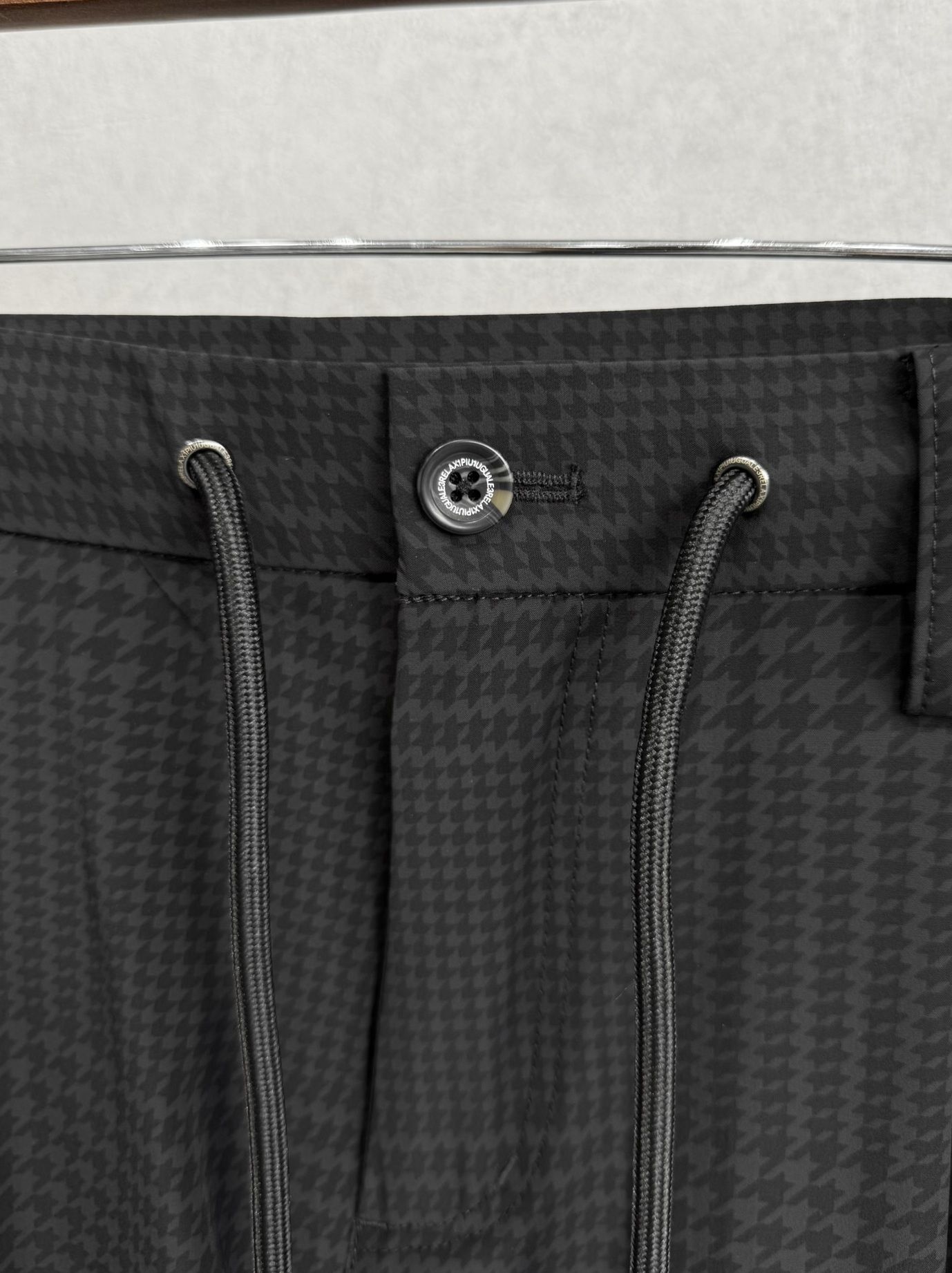 ストレッチナイロンセットアップ / uso-26062,usb-26062 / チャコール×ブラック(グレンチェック)