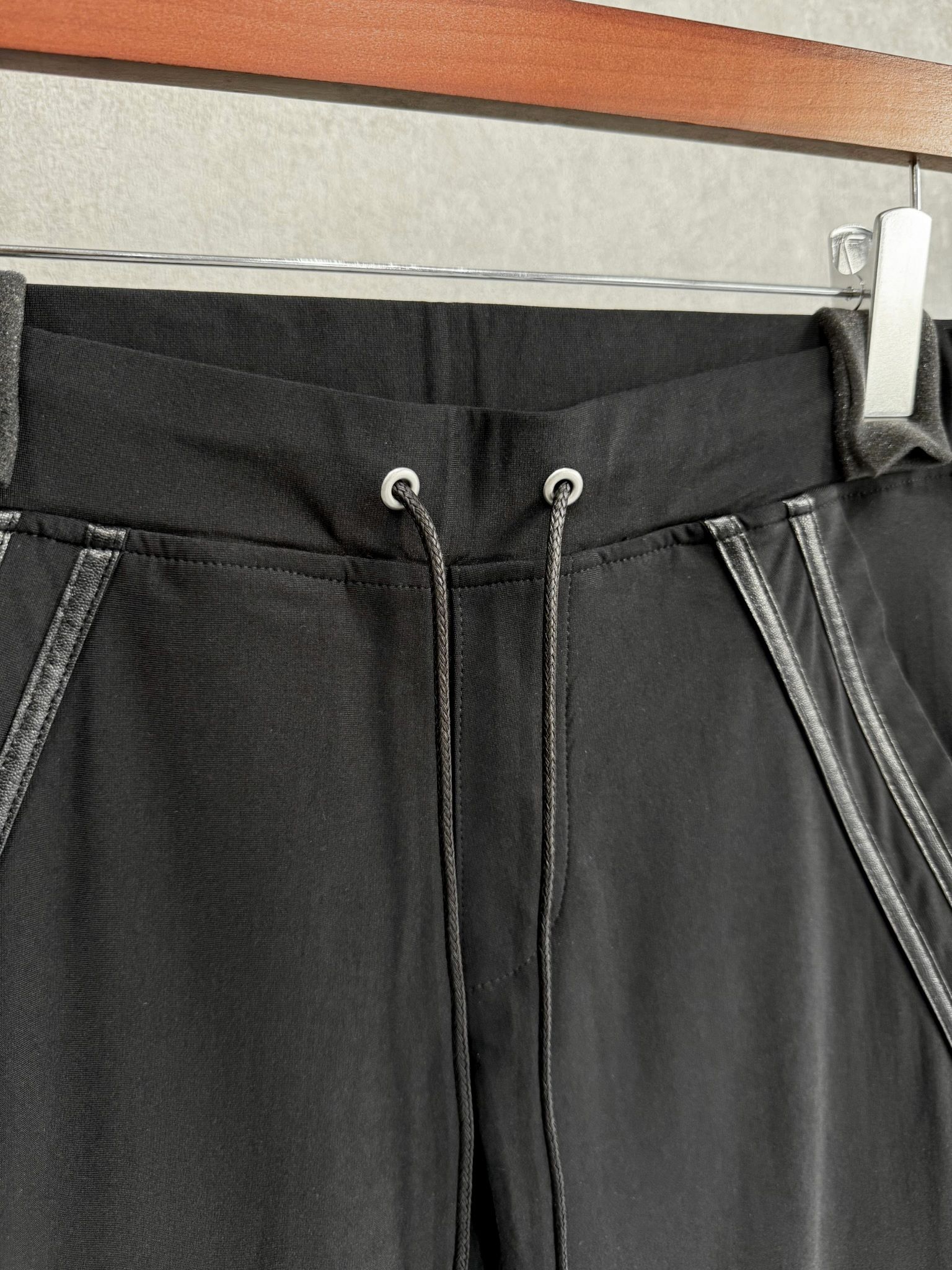 EDGE NYLON PT / BASIC-ST-014 / エッジナイロンラインパンツ / ブラック×ブラック