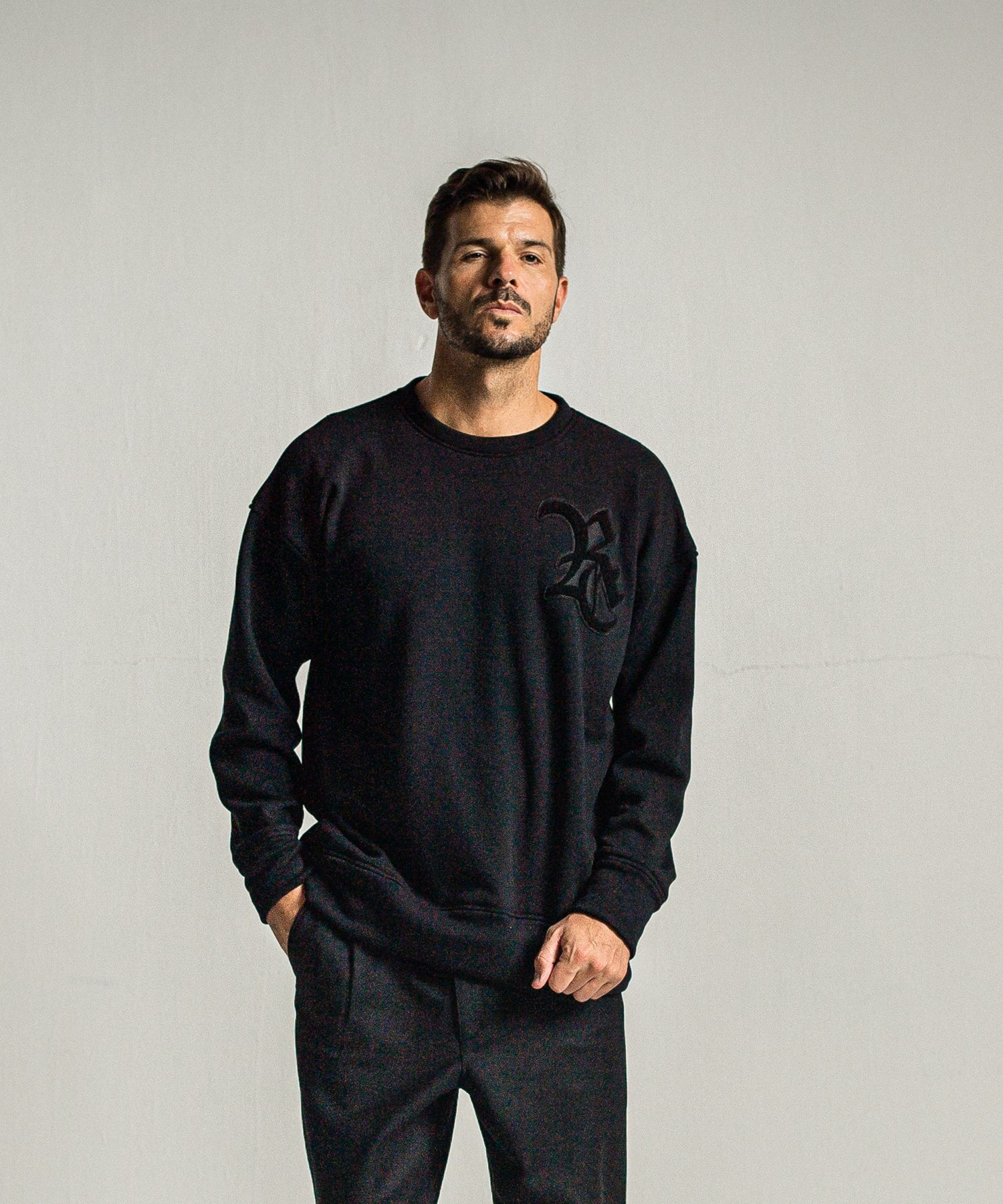 RESOUND CLOTHING - RC CHENILLE VELOURS FLEECE DROP TRAINER