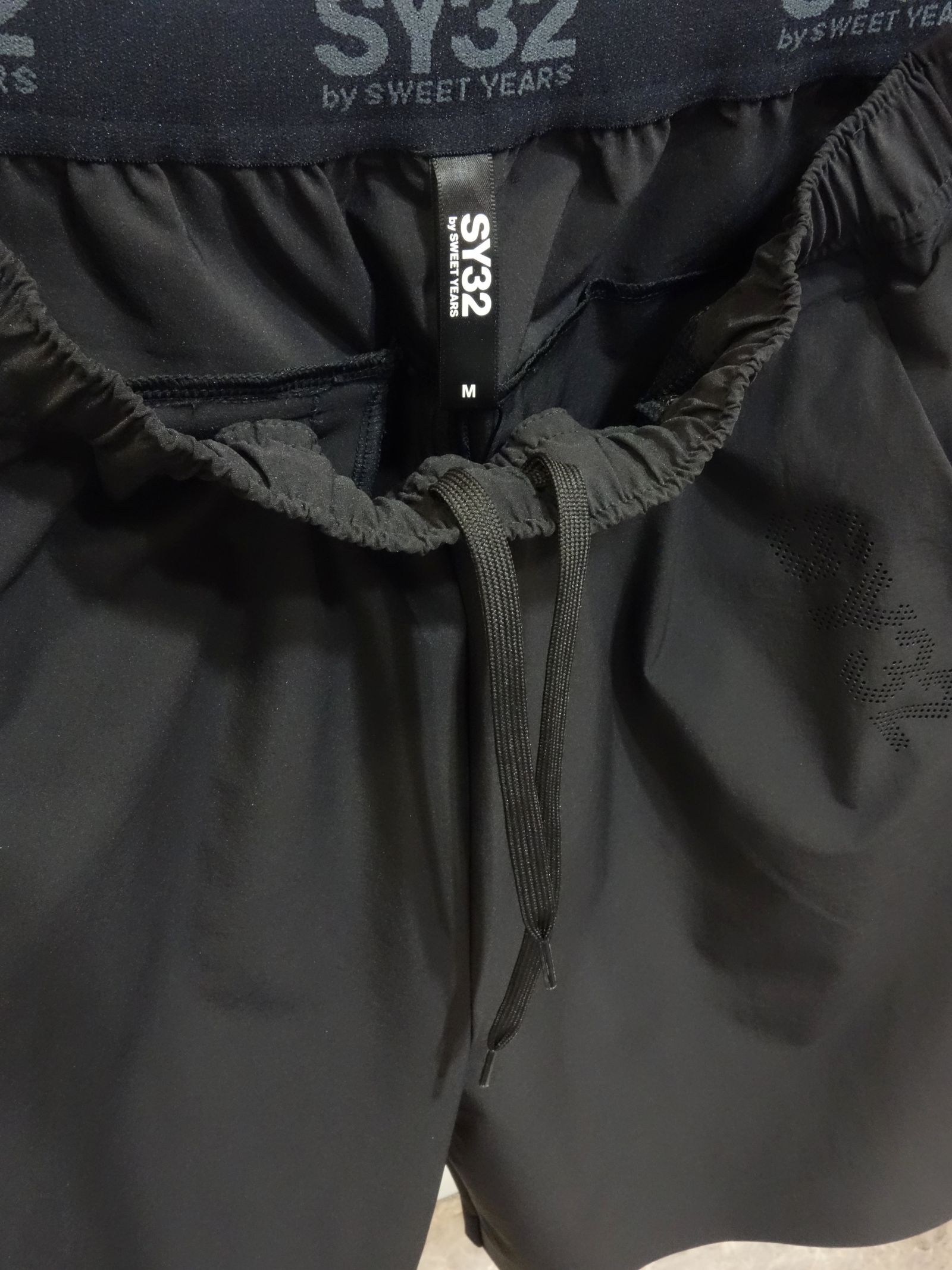 HIGH-TECH SHORT PANTS / 11451 / ハーフパンツ