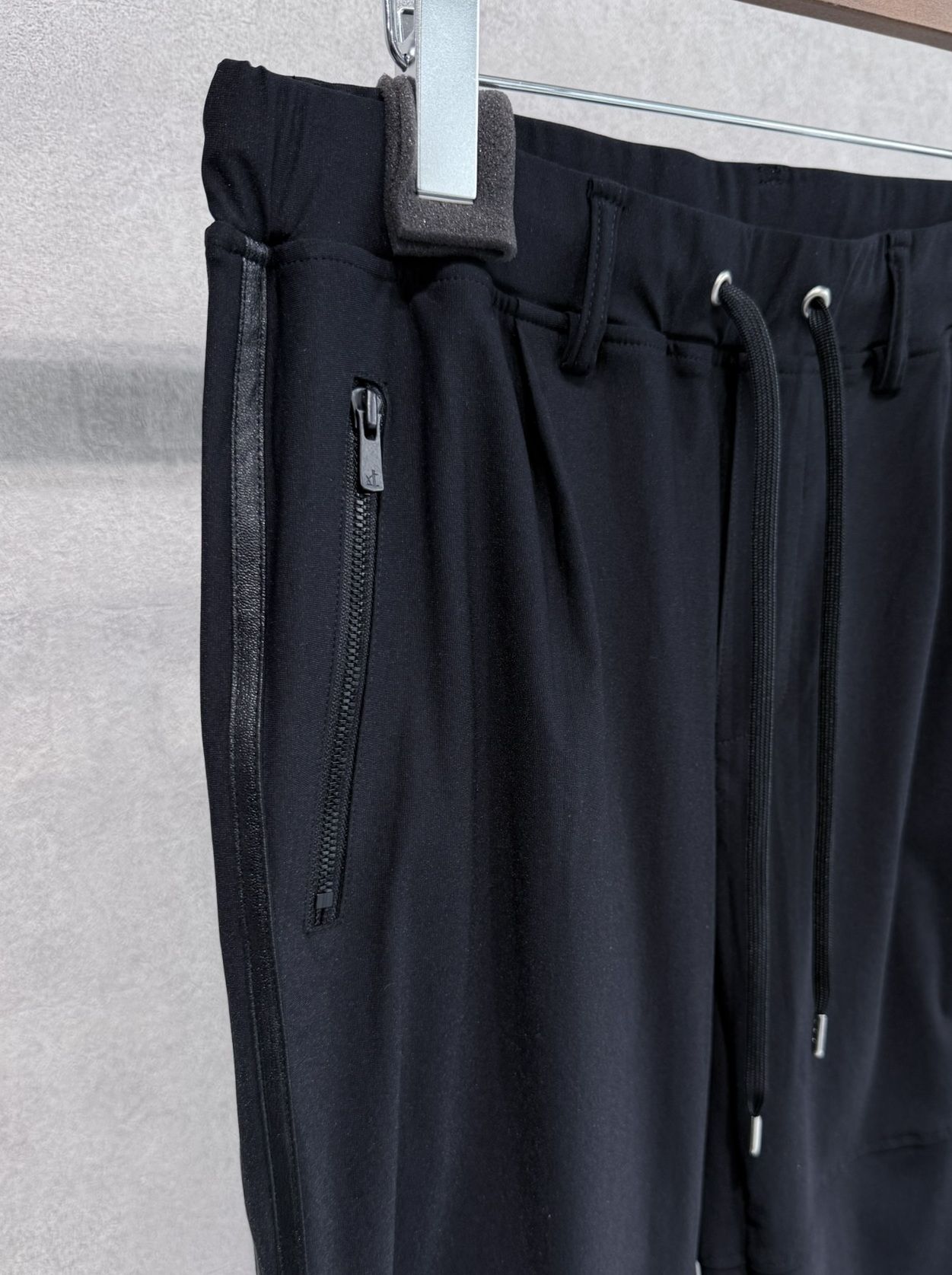 JOHNSON LINE WIDE PANTS / RC39-ST-009WT / ジョンソンラインワイドタックパンツ / ブラック×ブラック
