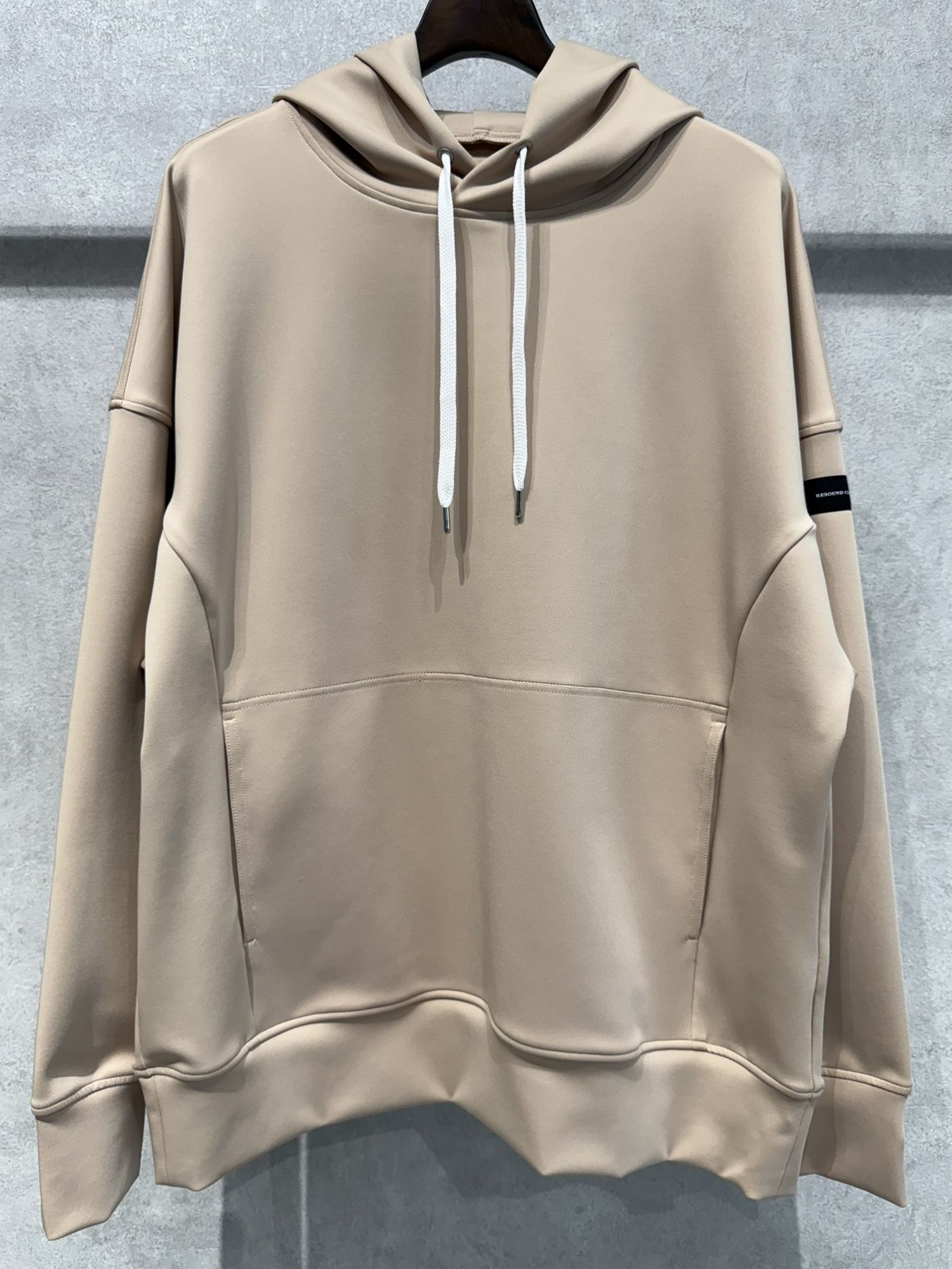 BACK ID LOOSE HOODIE / RC37-C-006 / バックロゴパーカー / ベージュ