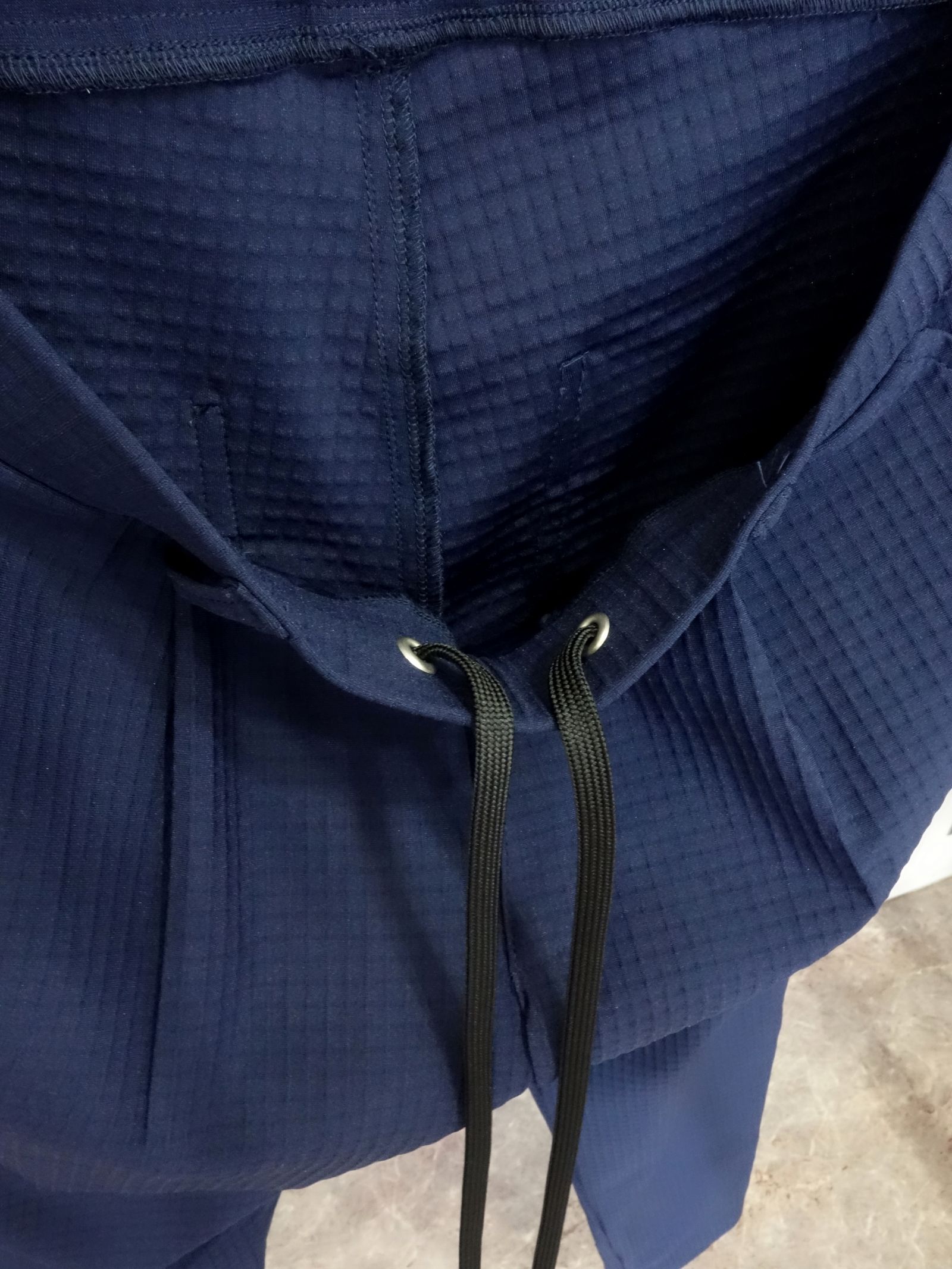 CHRIS EASY TUCK PANTS / RC25-ST-016T / リップルイージータックパンツ / ネイビー