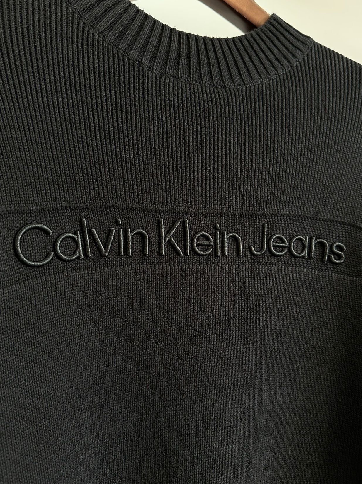 Calvin Klein - インスティテューショナルロゴ ニットセーター