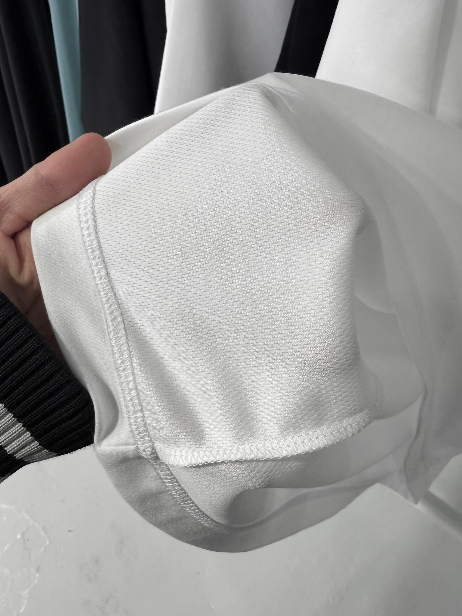 OVER NO SLEEVE / RC40-T-010 / サイドロゴメッシュノースリーブ / ホワイト (6月上旬入荷予定)