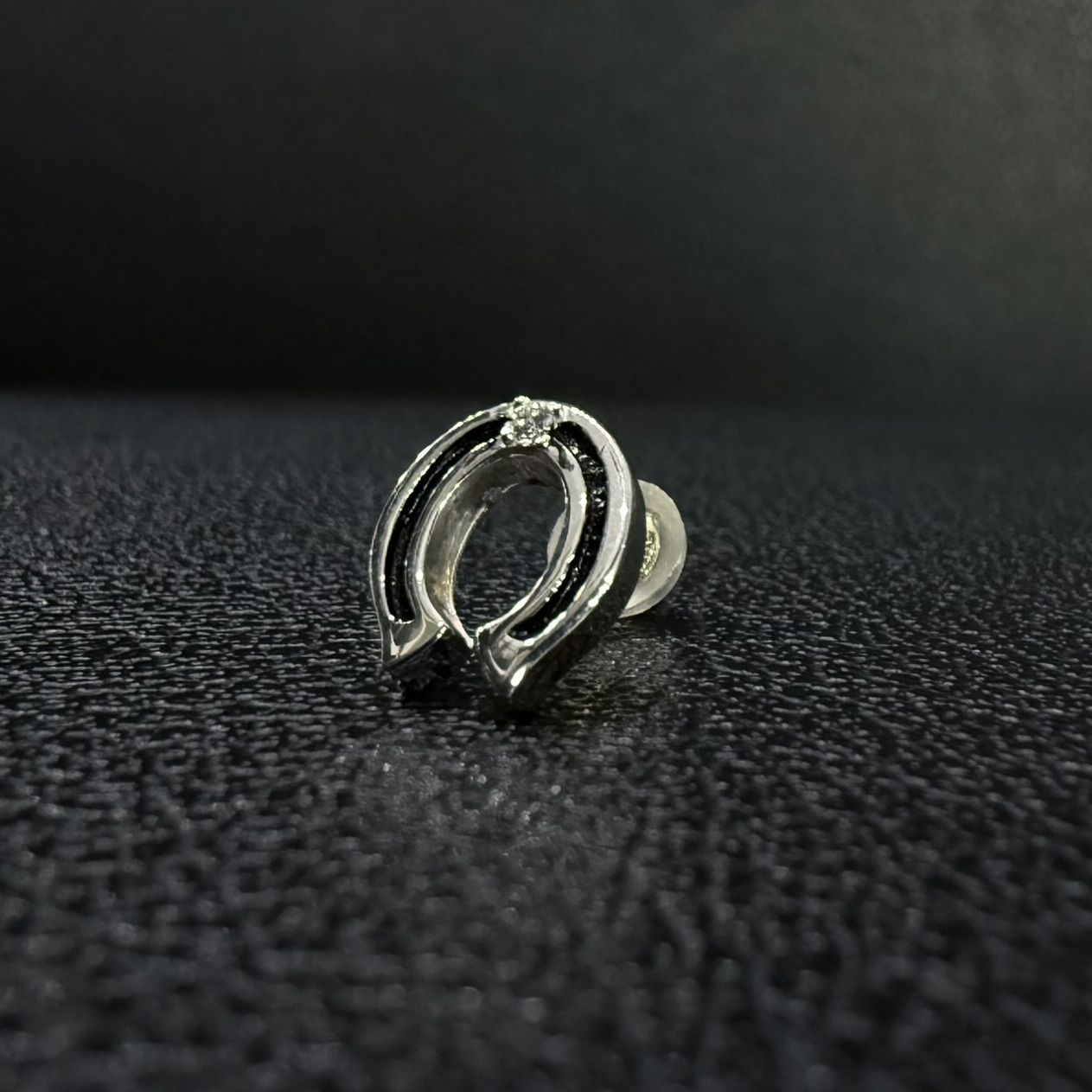 ホースシューピアス / VLE039W