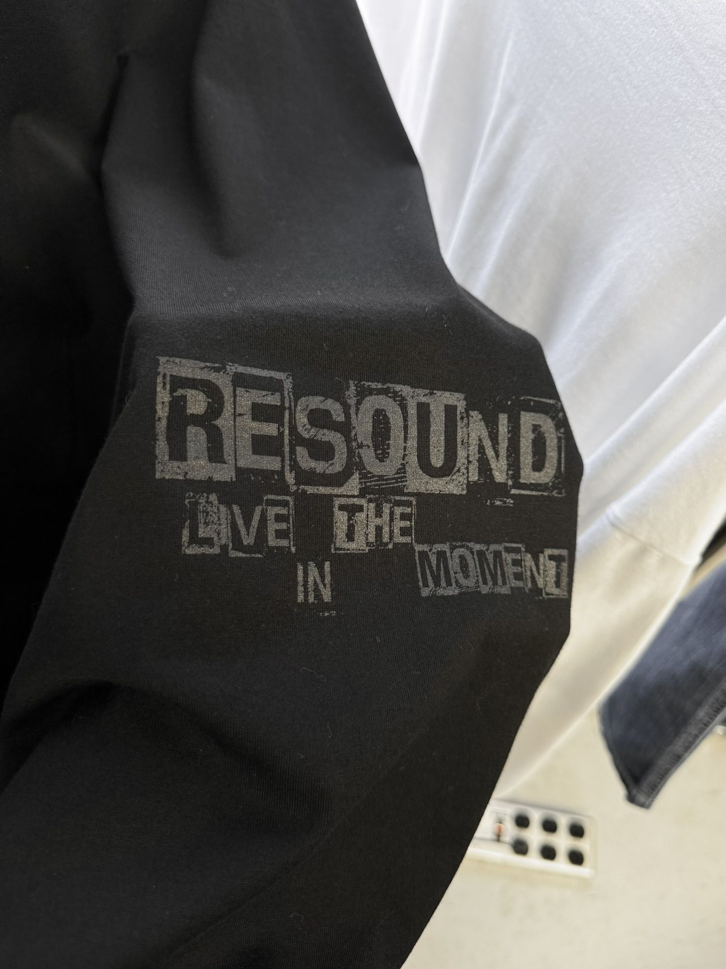 UK OVER LONGSLEEVE TEE / RC41-T-002 / オーバーサイズ長袖ロゴプリントTシャツ / ブラック (7月中旬入荷予定)