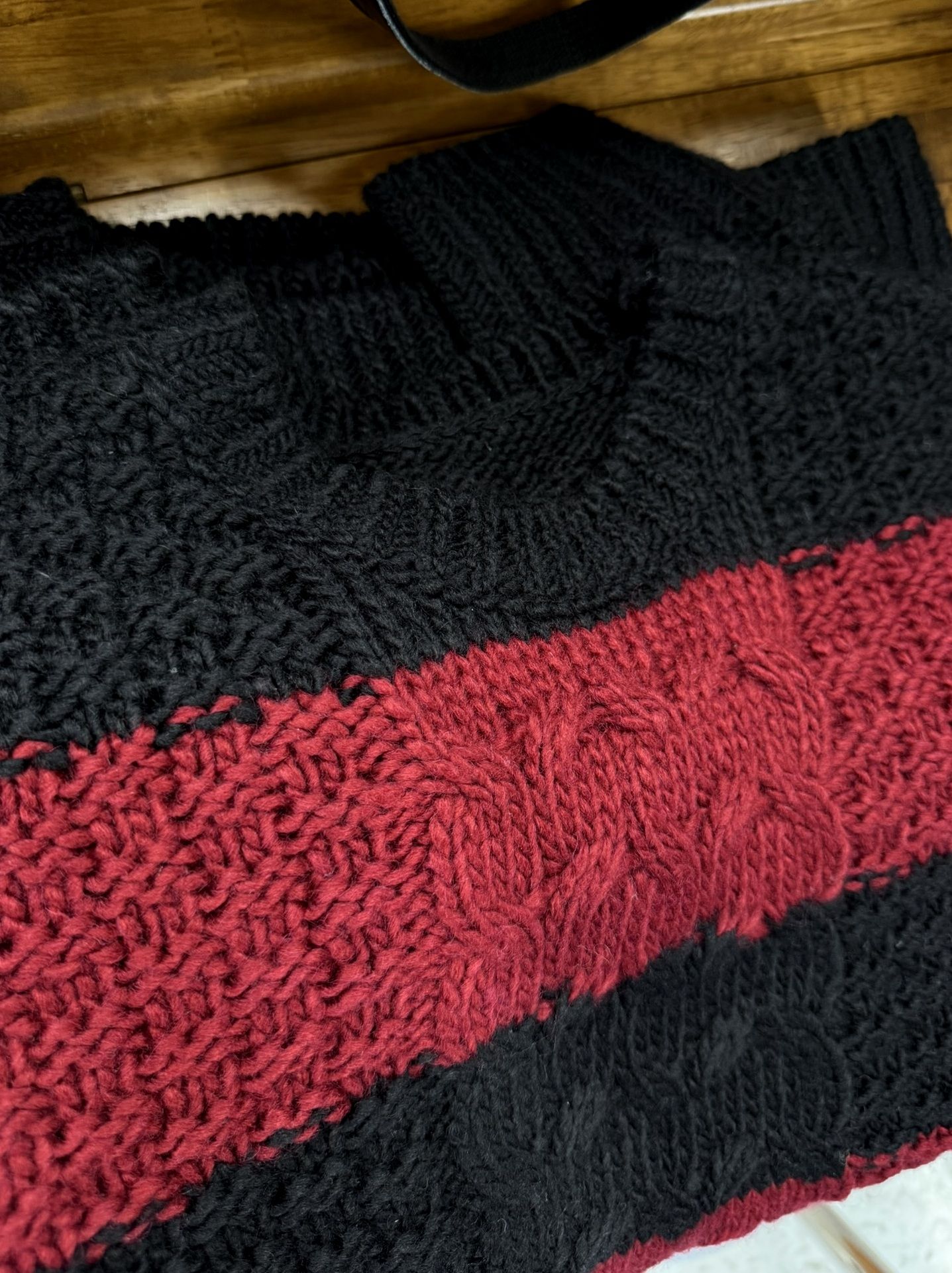 CABLE LAW SWEATER / RC42-K-002 / ケーブルニット / ブラック×レッド (10月下旬入荷予定)
