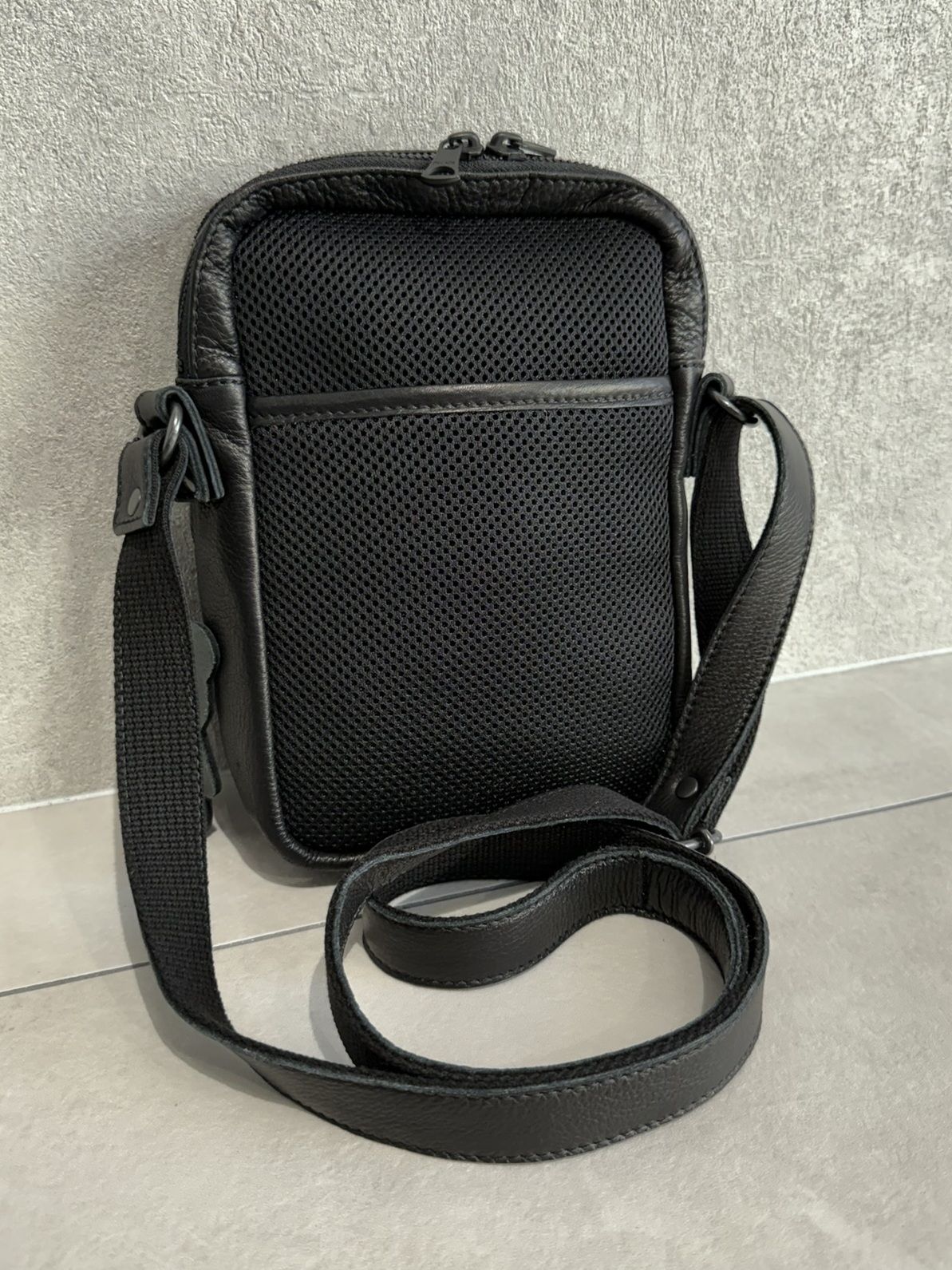 オイルドカウレザー ミニショルダーバッグ / DCD-01460B / ブラック×ブラック