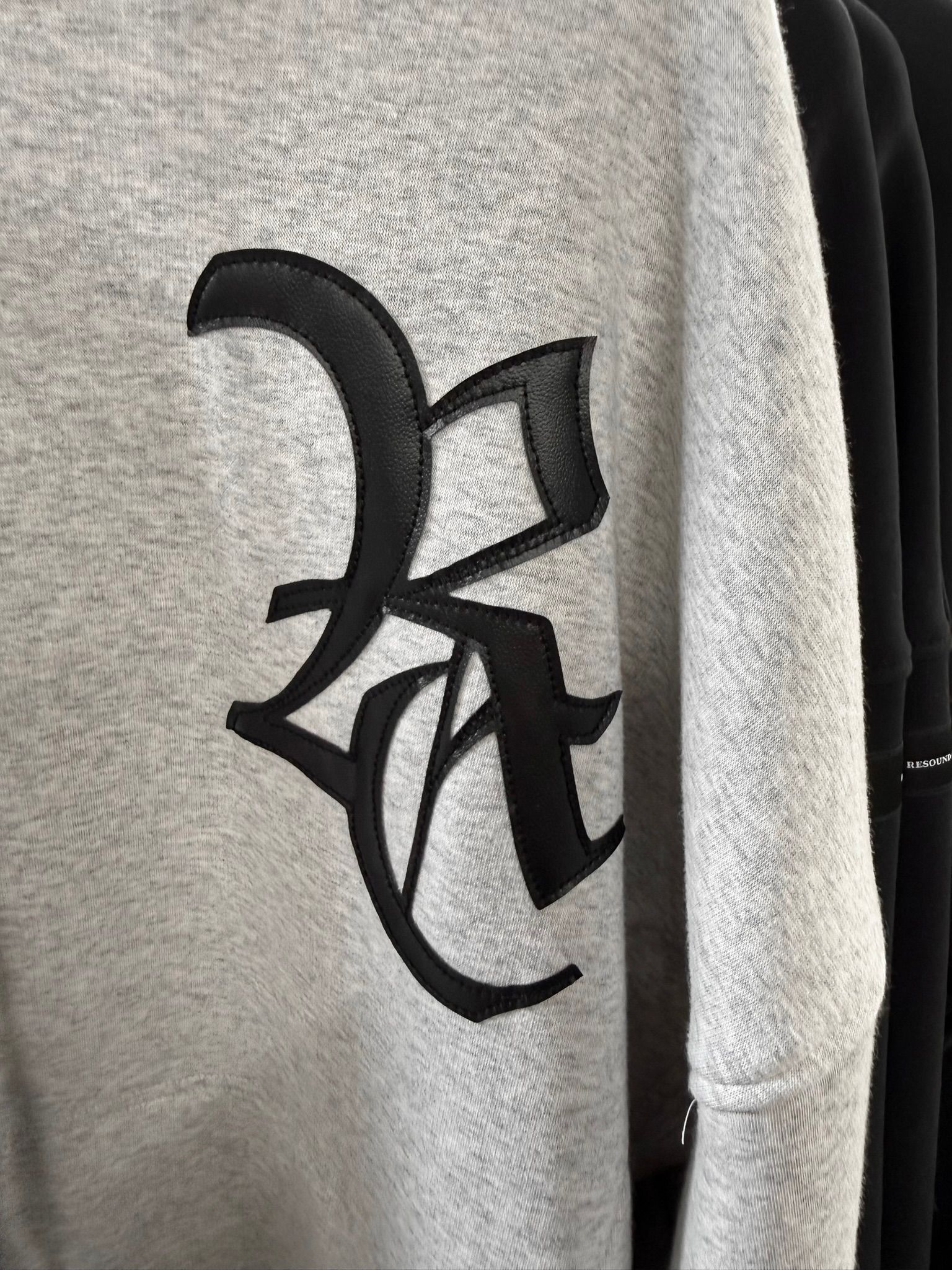 RC VELOURS FLEECE DROP TRAINER / RC42-C-005 / 裏起毛RCロゴトレーナー / グレー (11月上旬入荷予定)