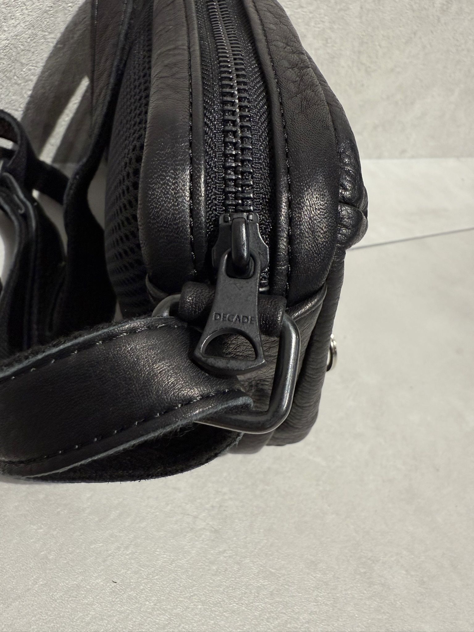 オイルドレザー ミニショルダーバッグ / DCD-01438B / ブラック×ブラック