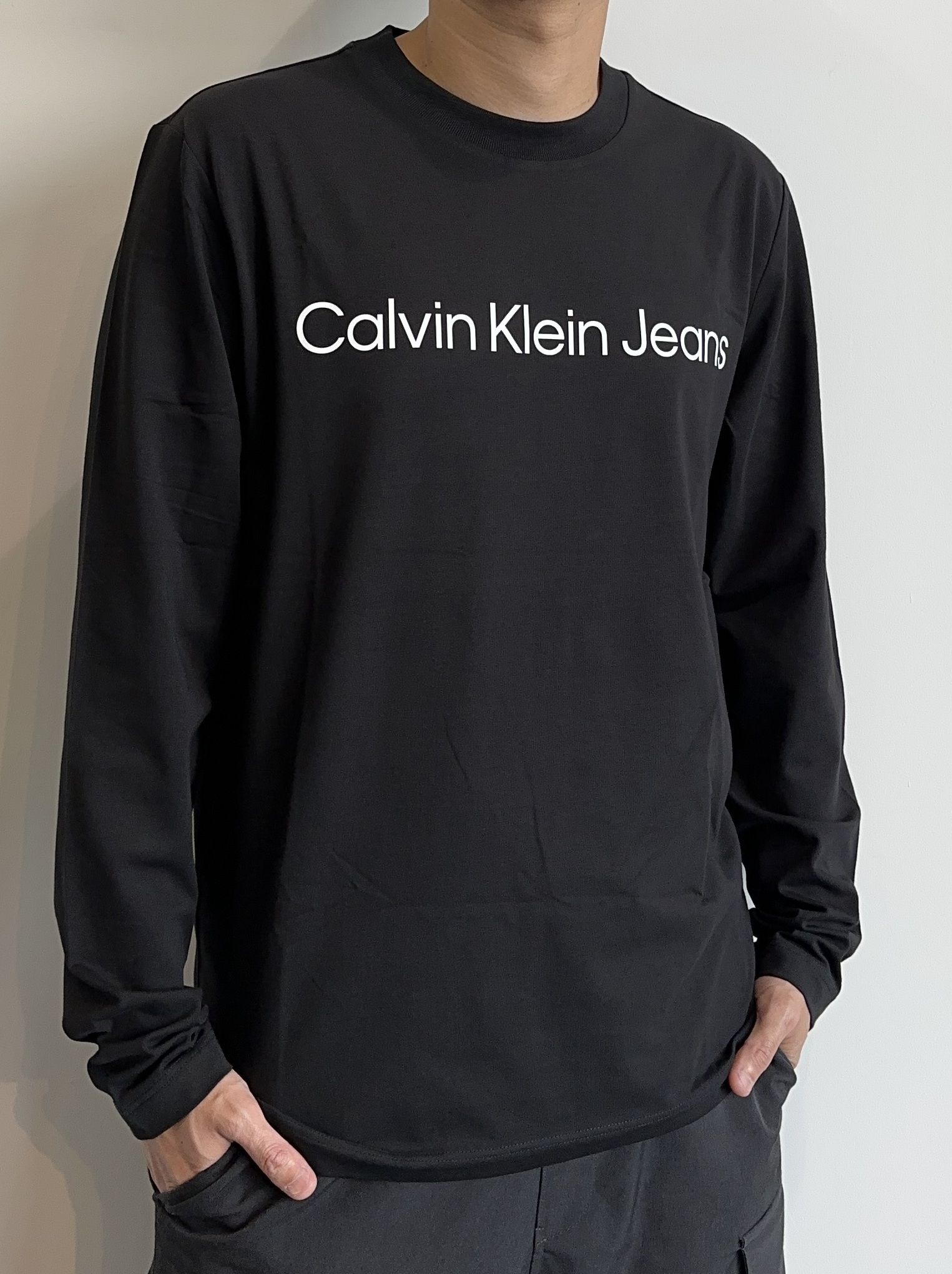 レギュラーフィット ロングスリーブTシャツ / J324901 / ブラック