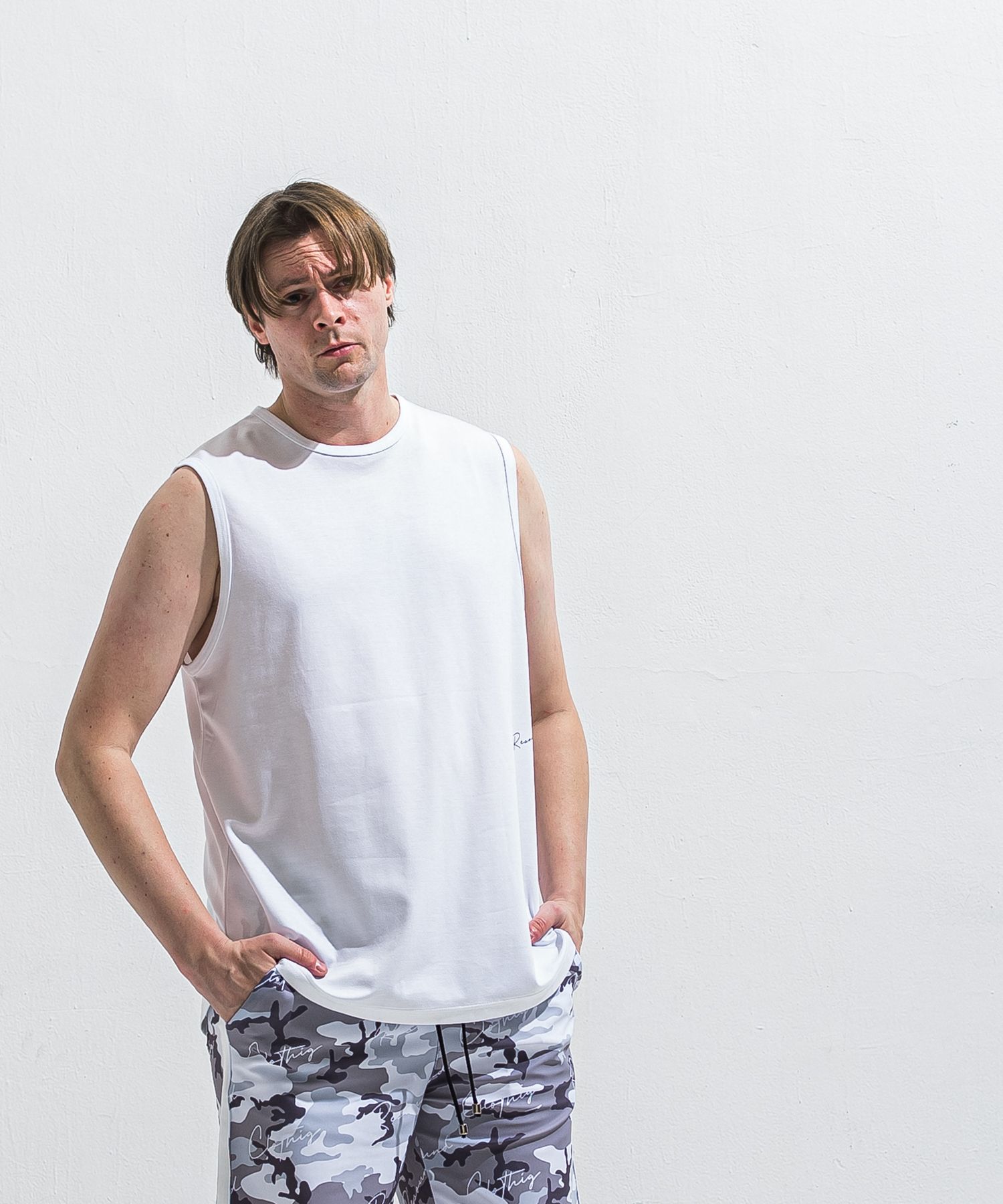 OVER NO SLEEVE / RC40-T-010 / サイドロゴメッシュノースリーブ / ホワイト (6月上旬入荷予定)