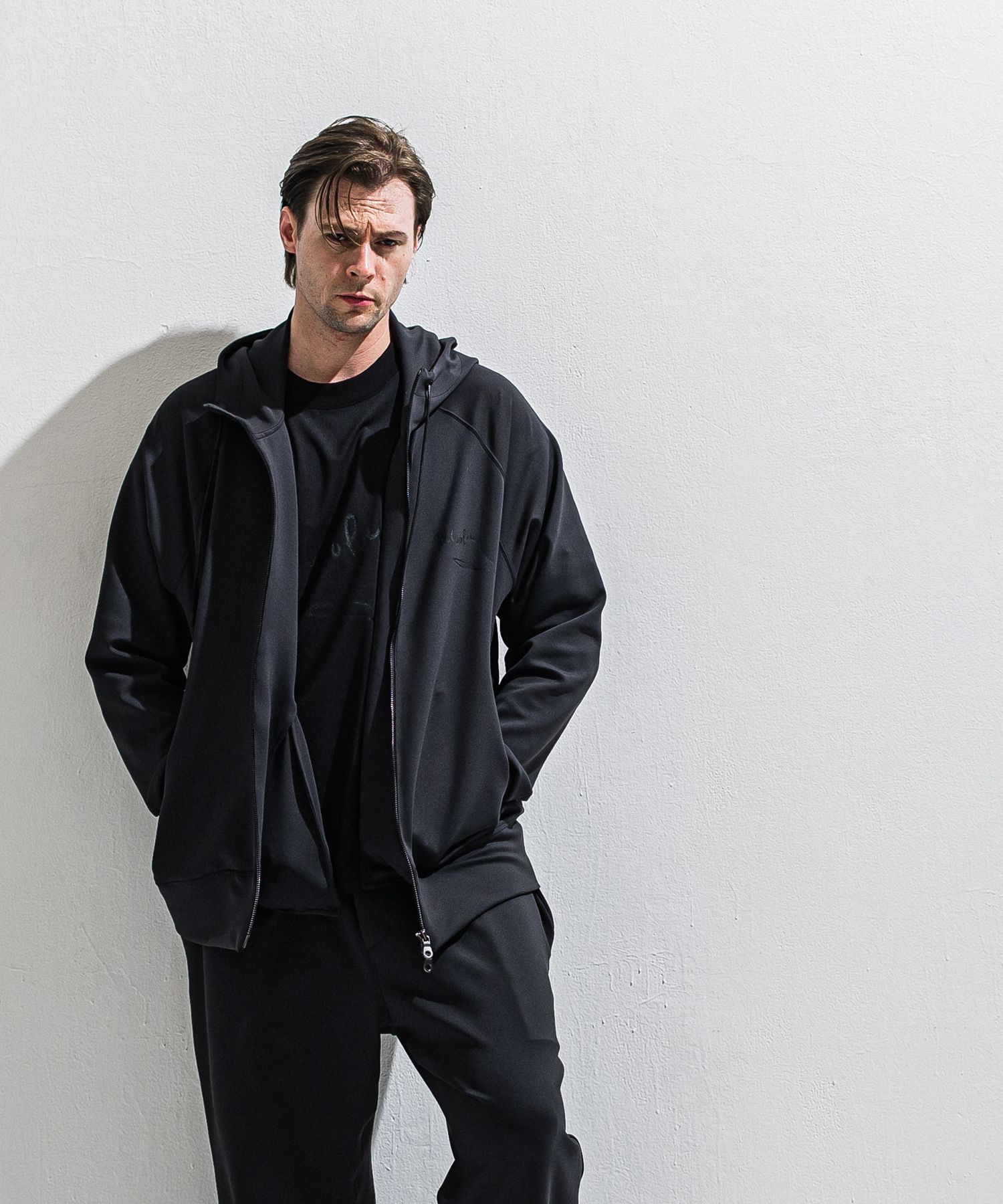 SIGN ZIP HOODIE / DP1-C-002 / サインプリントジップパーカー / ブラック (2月上旬入荷予定)