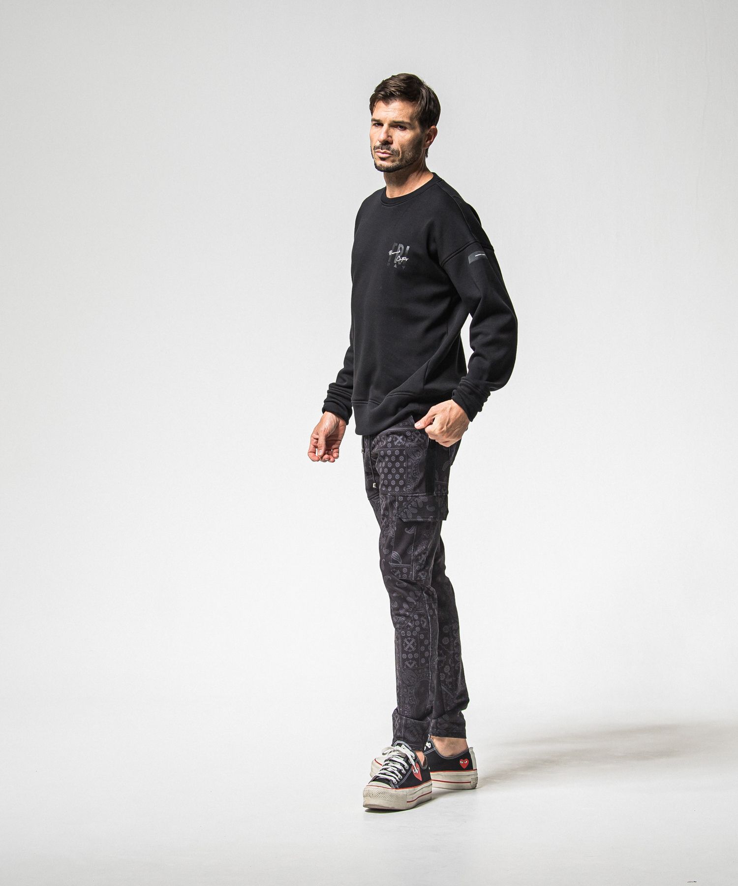 【FRIDAYコラボ】 FRIDAY STANDARD LOGO VELOURS FLEECE TRAINER / RCF1-C-004 / 裏起毛FRIDAYスタンダードロゴトレーナー / ブラック (11月上旬入荷予定)