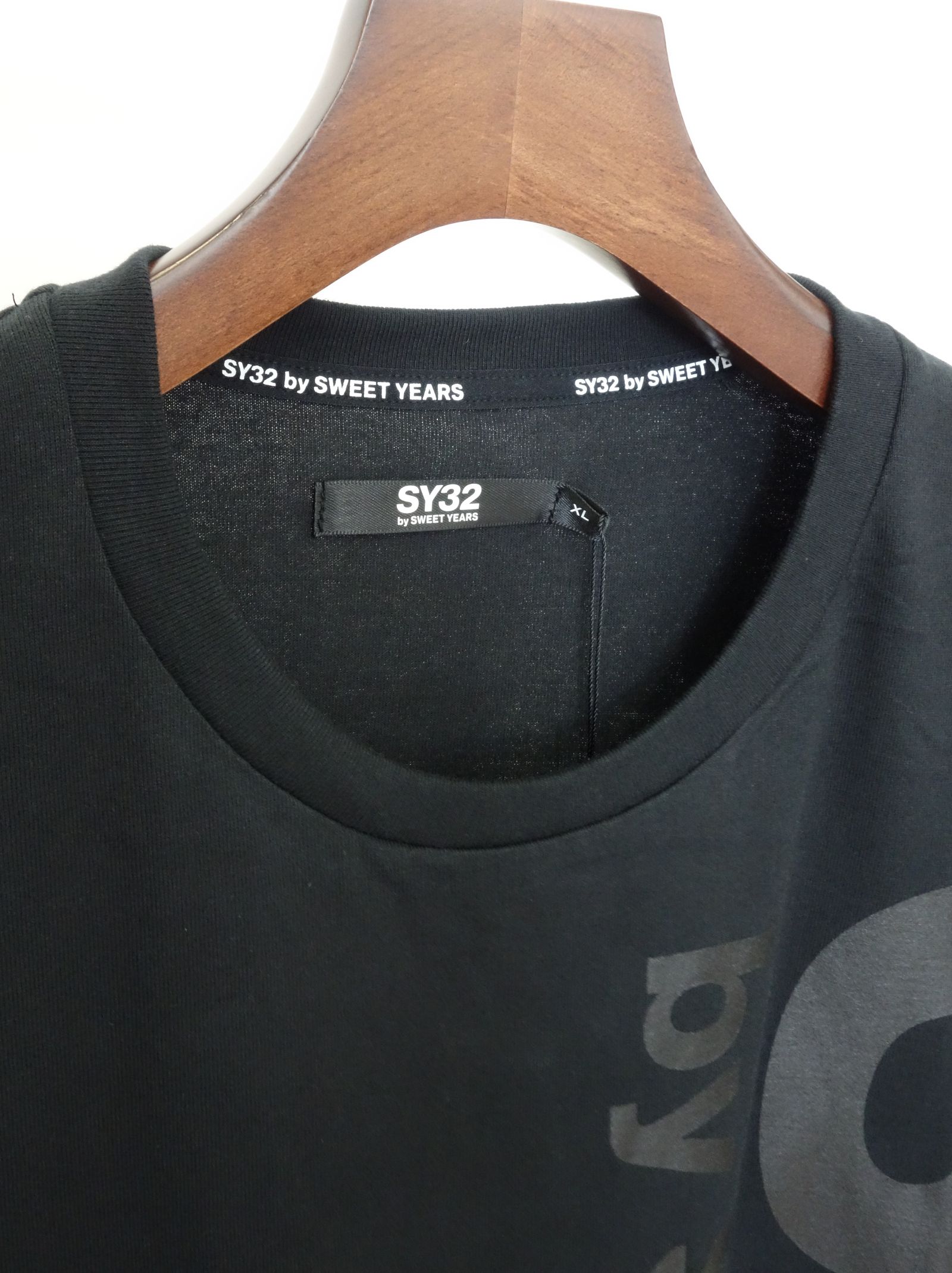 VERTICAL LOGO TEE / TNS1727J / プリントTシャツ