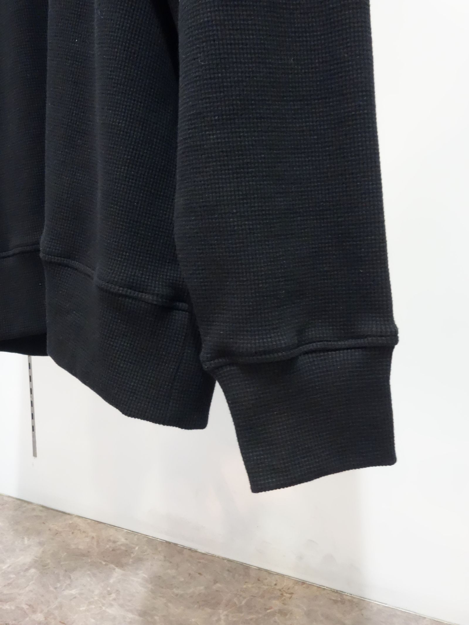 WAFFLE THERMAL LOOSE TRAINER / BASIC-CUT-002 / サーマルトレーナー / ブラック