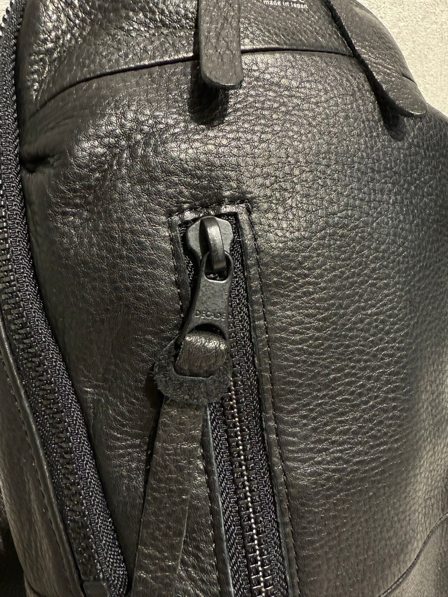 オイルドカウレザー ボディショルダーバッグ / DCD-01075B / ブラック×ブラック