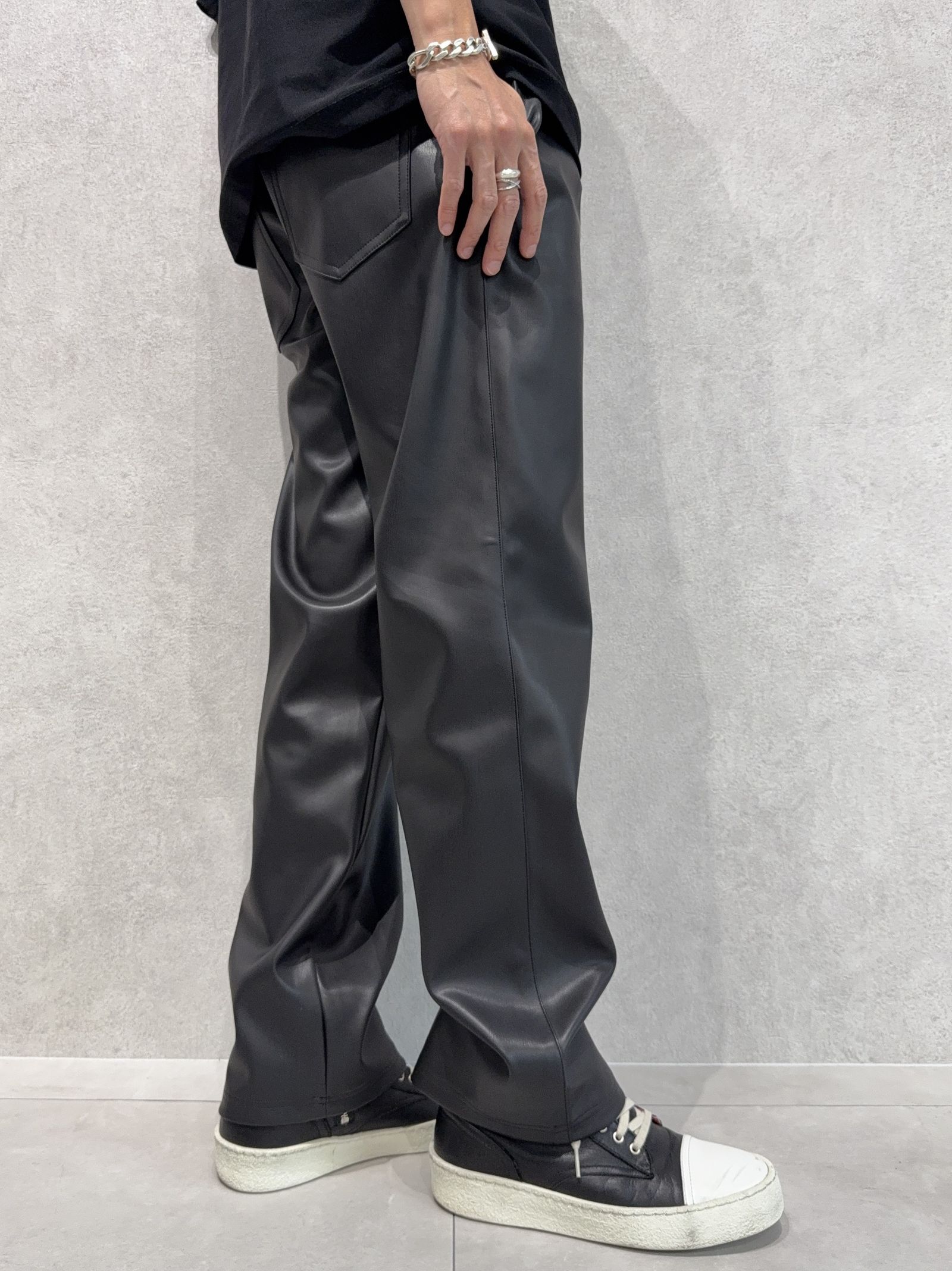【LUKE別注】 CHRIS EASY WIDE TUCK PANTS / RC37-ST-016WTD / エコレザー ワイドパンツ / ブラック