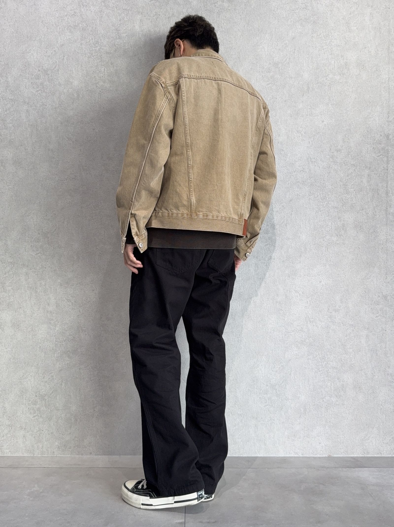 【Calvin Klein】×【RESOUND】ブラックデニムで引き締めた秋の新作コーデ