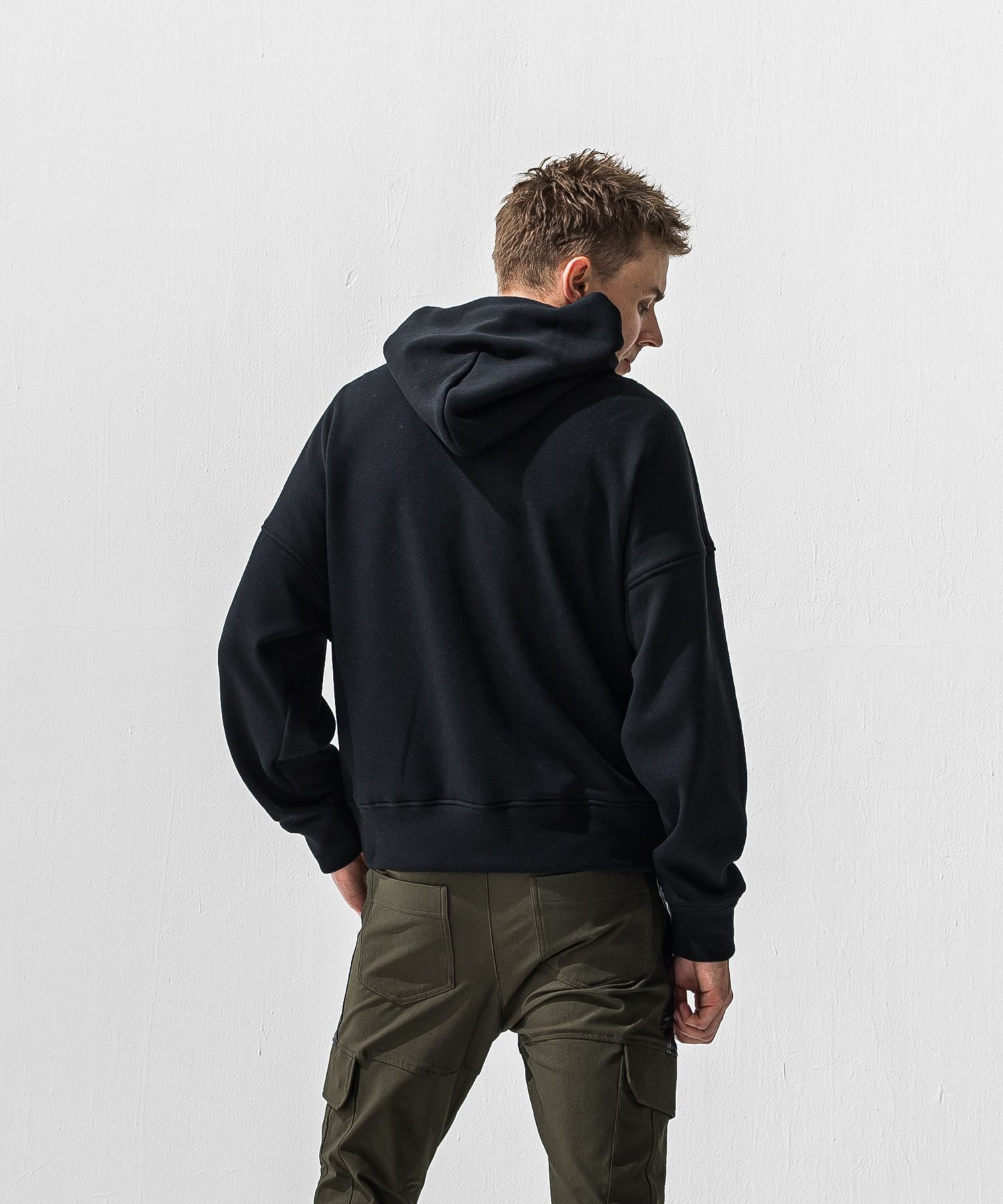 RC VELOURS FLEECE HOODIE / RC42-C-008 / 裏起毛RCロゴプルオーバーパーカー / ブラック (11月上旬入荷予定)