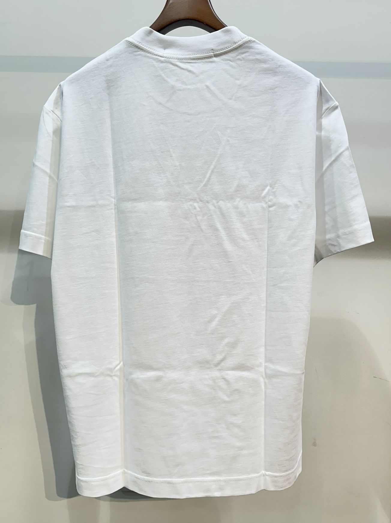 ロゴフォトプリント リラックスクルーネックTシャツ / J325195 / ホワイト